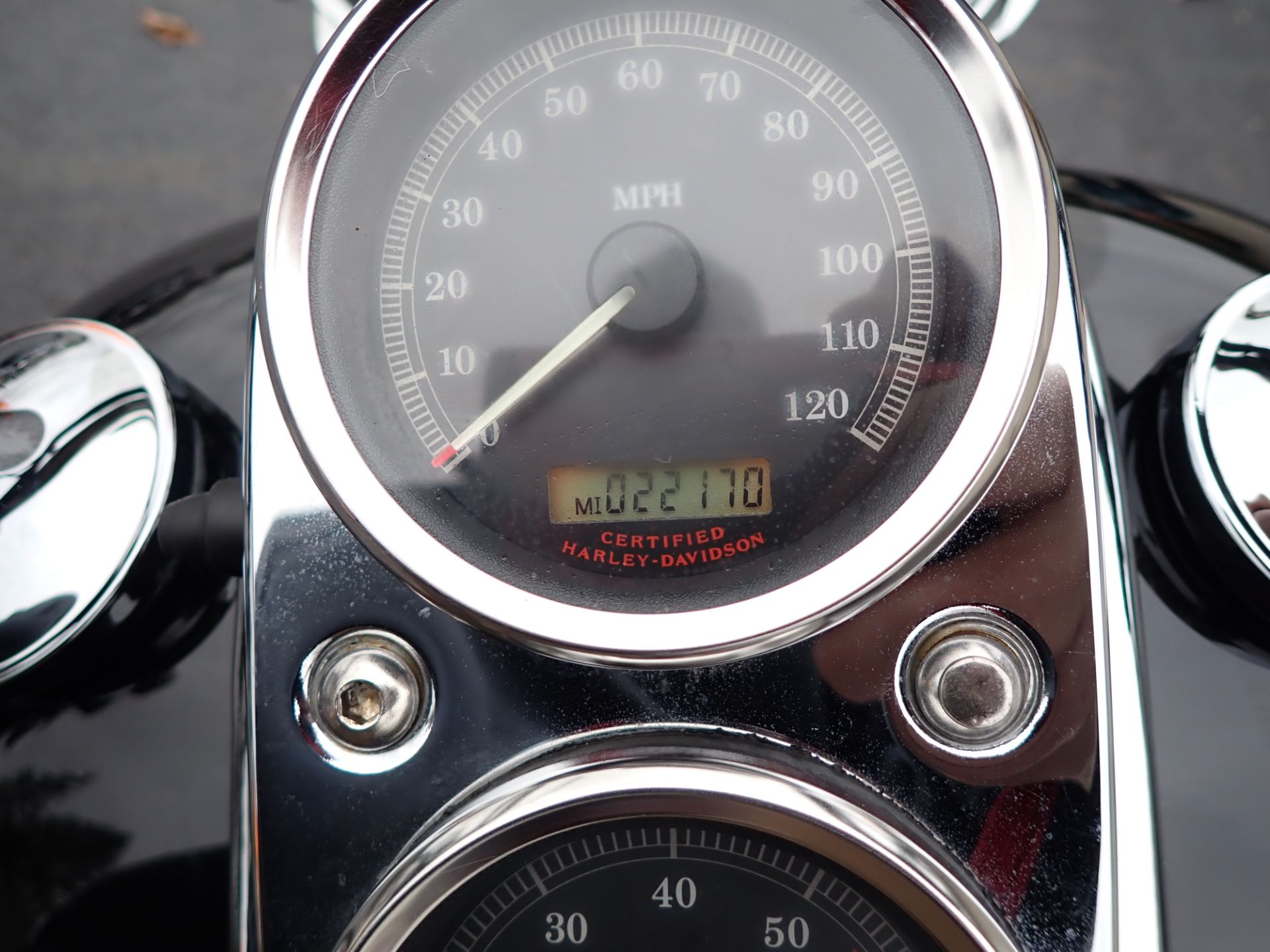 2006 Harley-Davidson Dyna™ Low Rider® in Massillon, Ohio - Photo 8