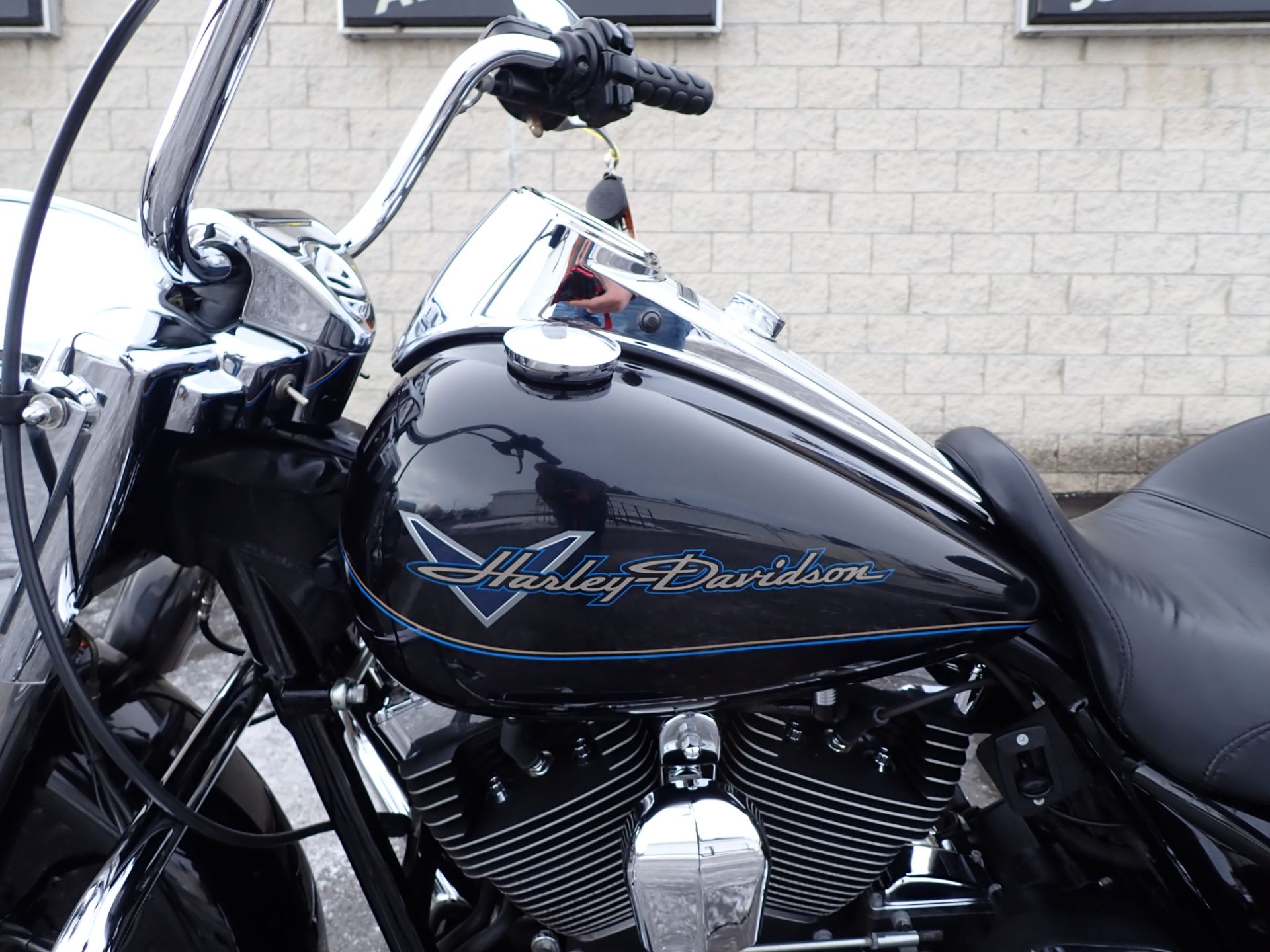 2012 Harley-Davidson Road King® Classic in Massillon, Ohio - Photo 15