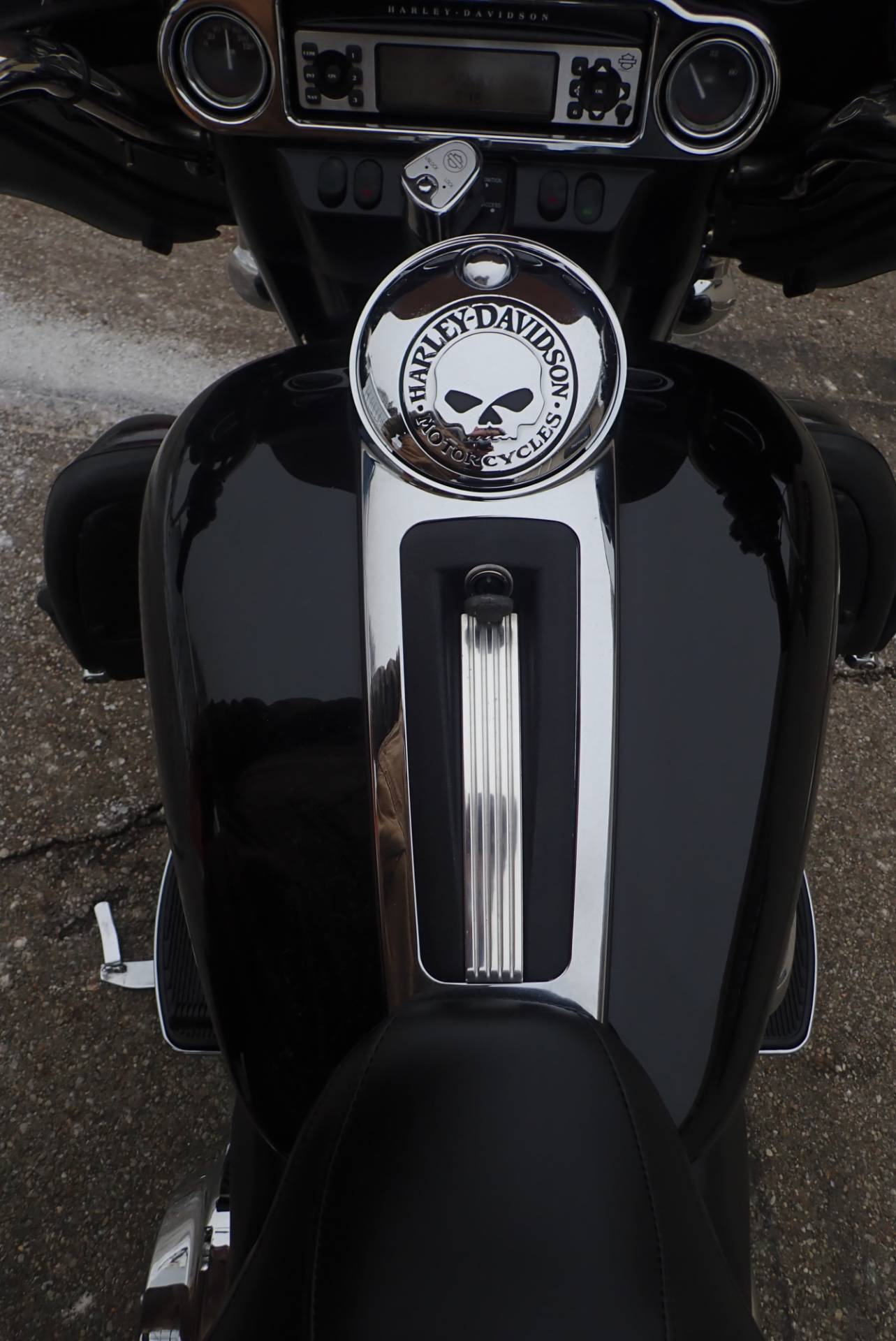 2010 Harley-Davidson Ultra Classic® Electra Glide® in Massillon, Ohio - Photo 16