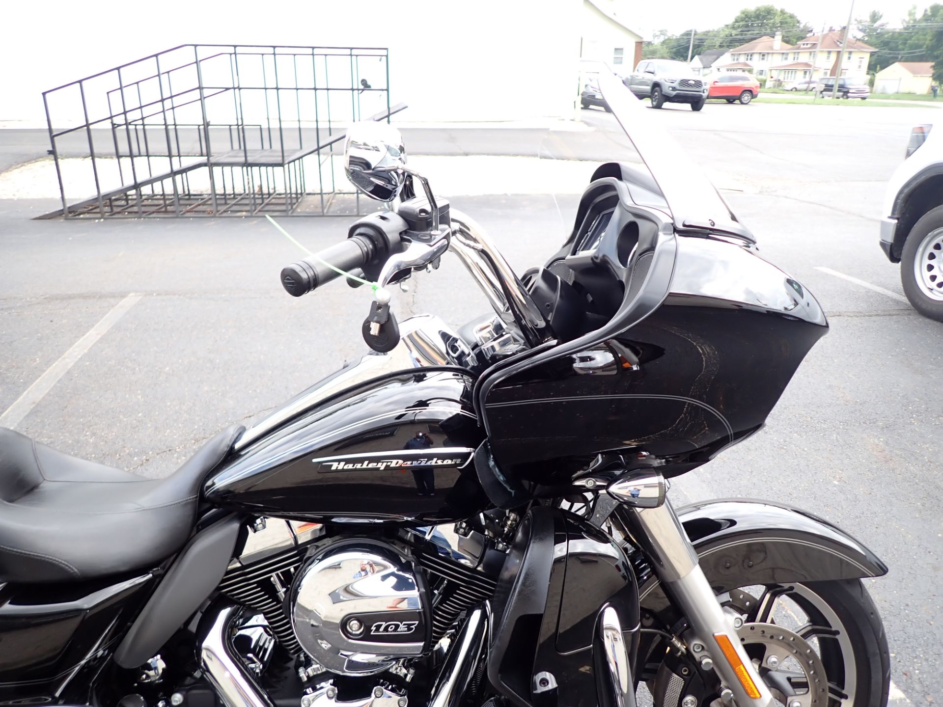 2016 Harley-Davidson Road Glide® Ultra in Massillon, Ohio - Photo 3