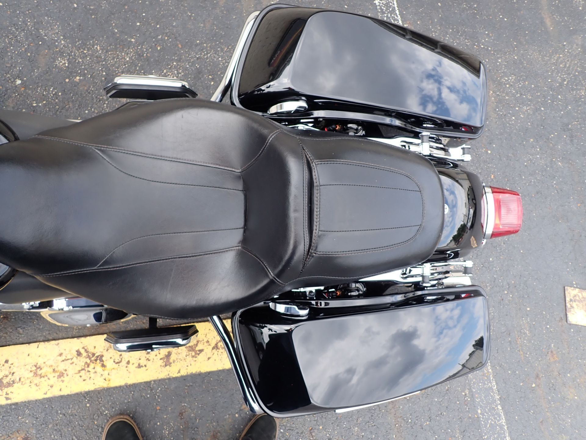 2016 Harley-Davidson Road Glide® Ultra in Massillon, Ohio - Photo 12