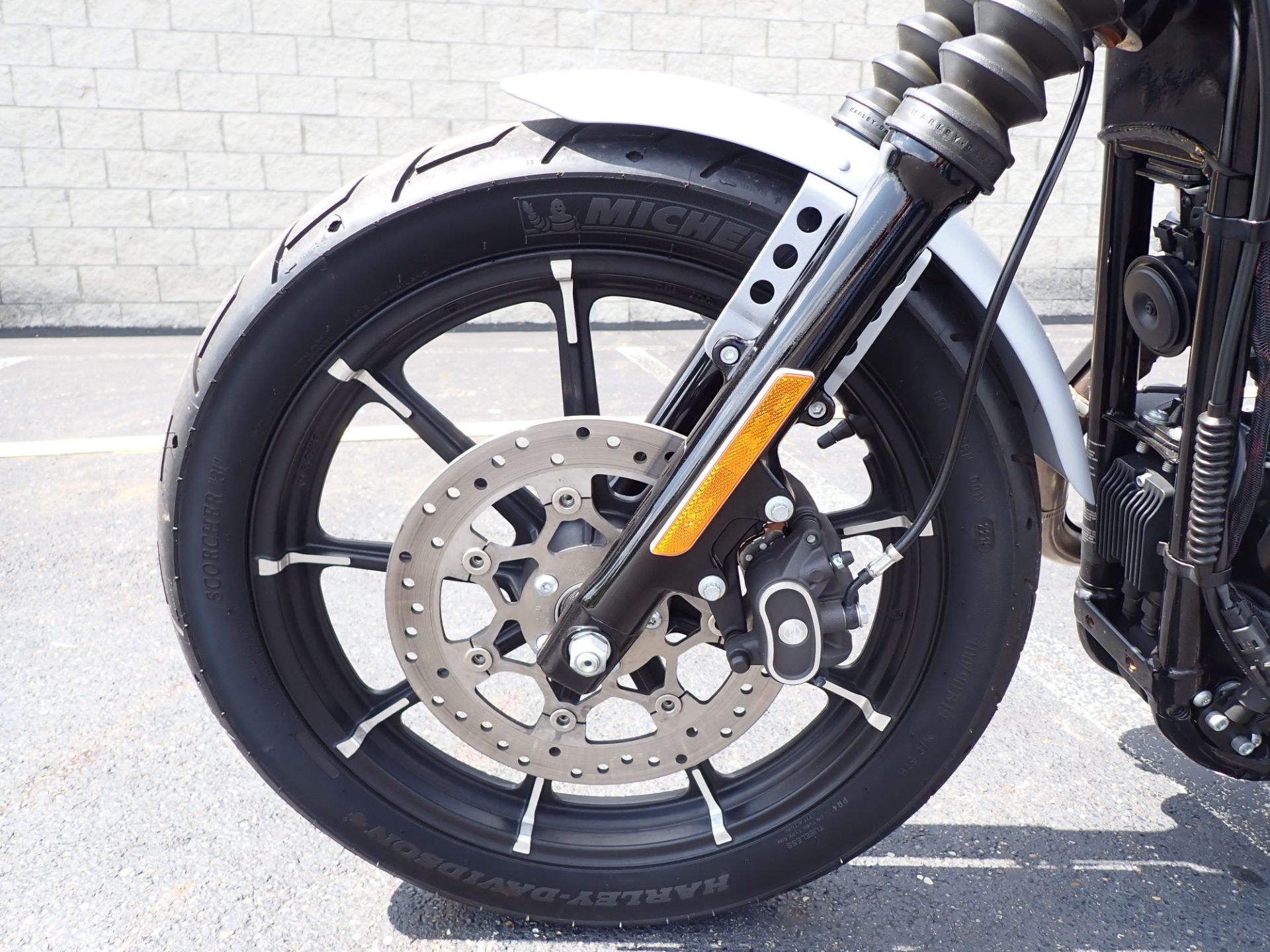 2020 Harley-Davidson Iron 883™ in Massillon, Ohio - Photo 10