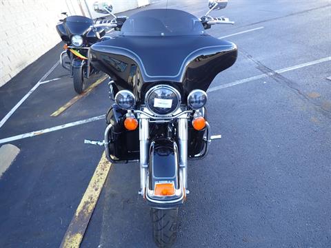 2010 Harley-Davidson Electra Glide® Classic in Massillon, Ohio - Photo 6