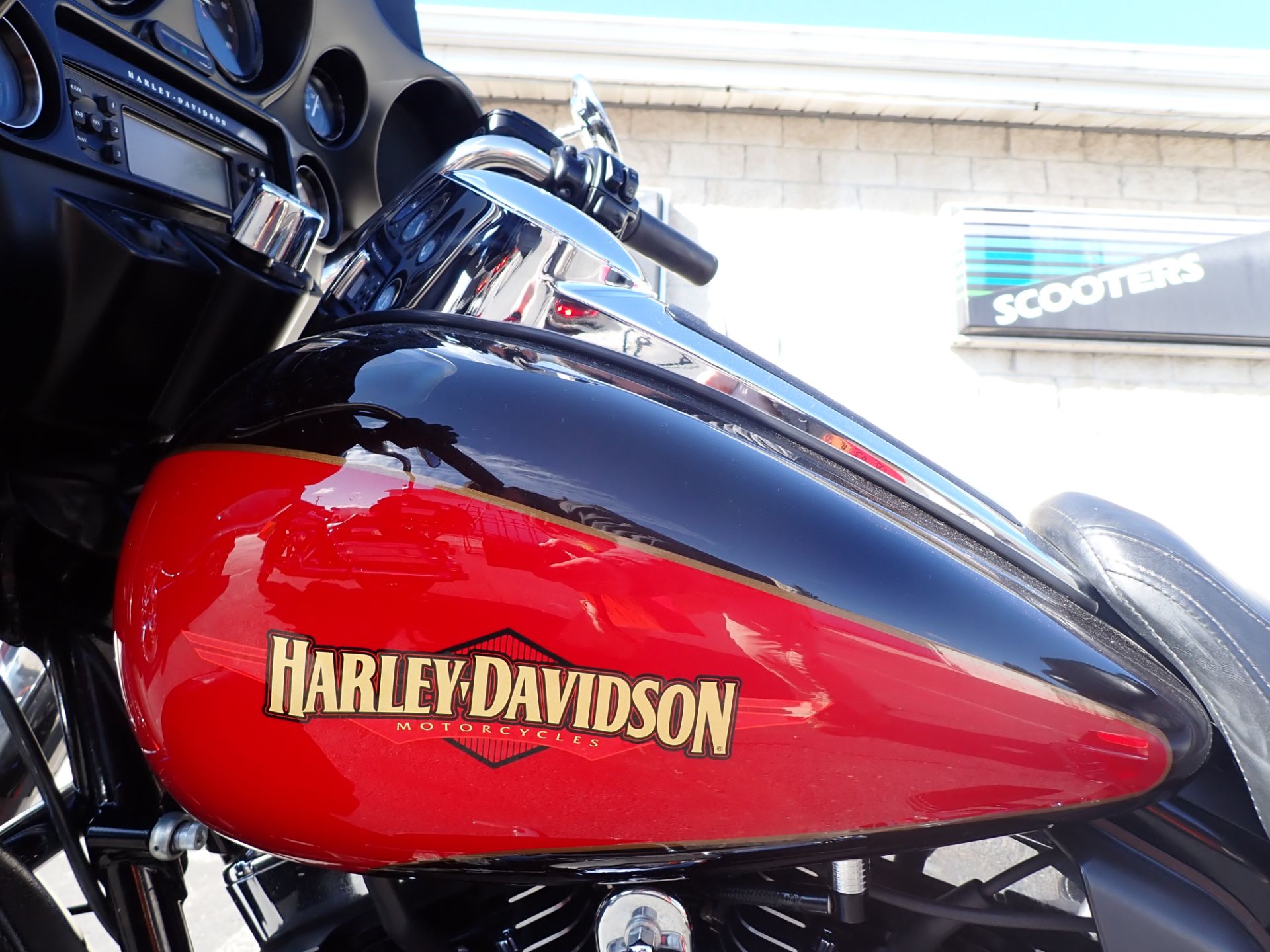 2010 Harley-Davidson Ultra Classic® Electra Glide® in Massillon, Ohio - Photo 9