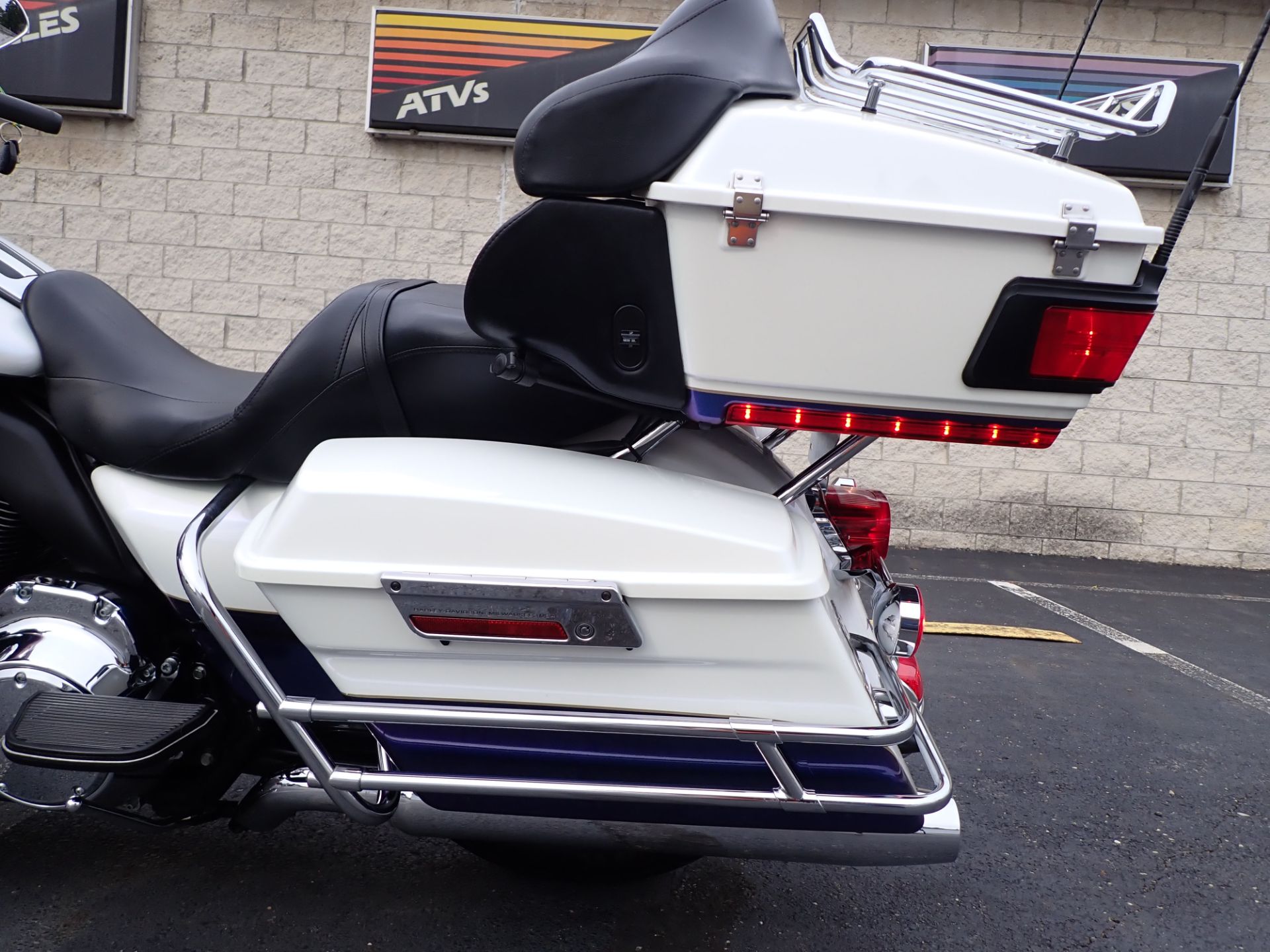 2010 Harley-Davidson Electra Glide® Ultra Limited in Massillon, Ohio - Photo 7