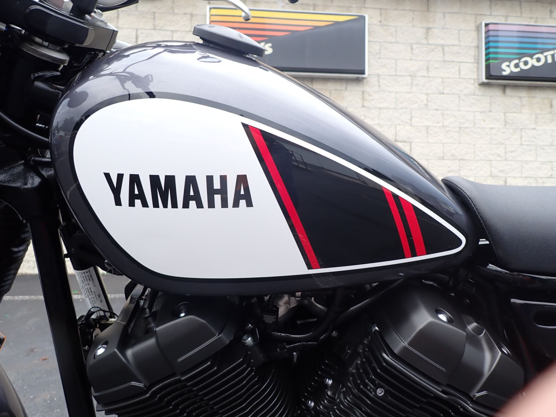 2017 Yamaha SCR950 in Massillon, Ohio - Photo 9
