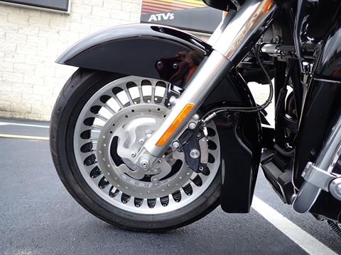 2013 Harley-Davidson Road Glide® Ultra in Massillon, Ohio - Photo 10