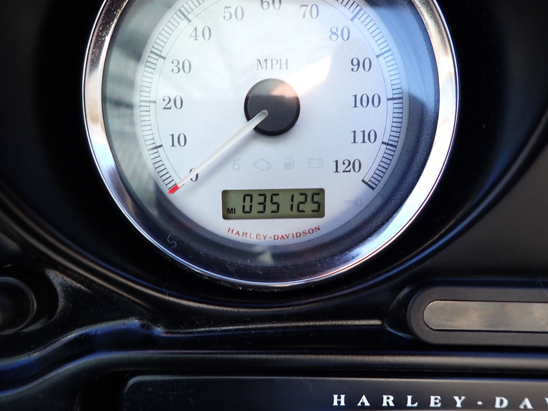 2010 Harley-Davidson Street Glide® in Massillon, Ohio - Photo 8