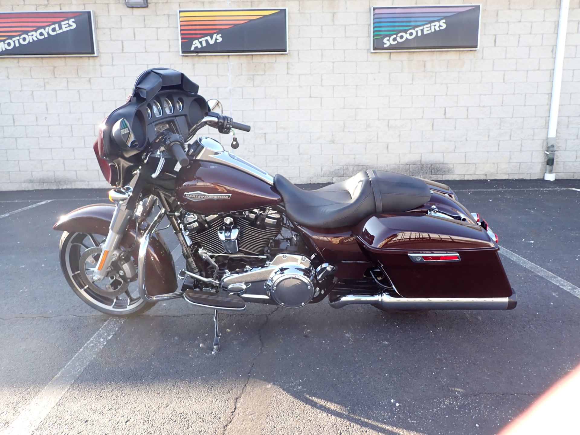 2022 Harley-Davidson Street Glide® in Massillon, Ohio - Photo 7
