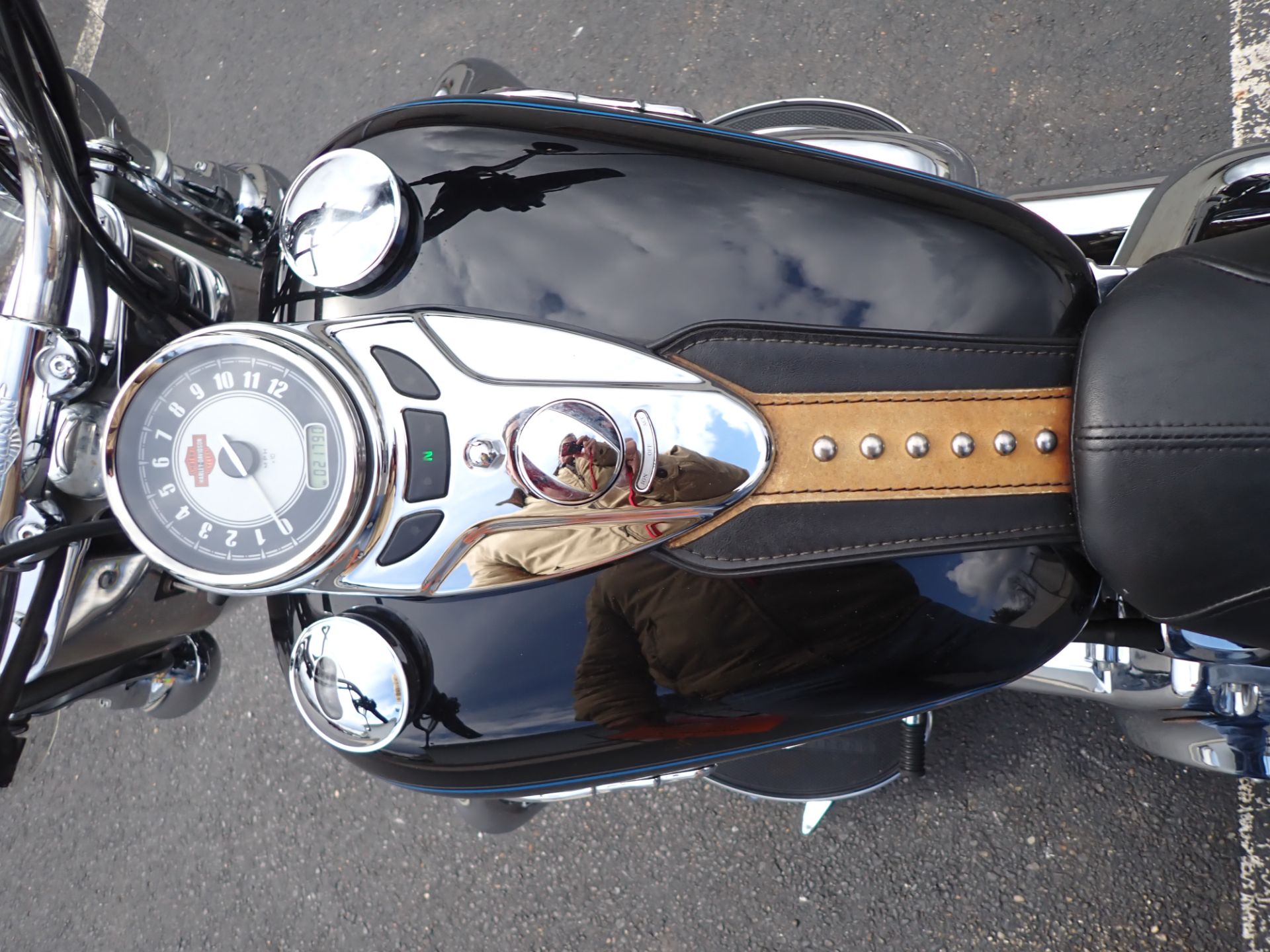 2010 Harley-Davidson Heritage Softail® Classic Peace Officer Special Edition in Massillon, Ohio - Photo 14