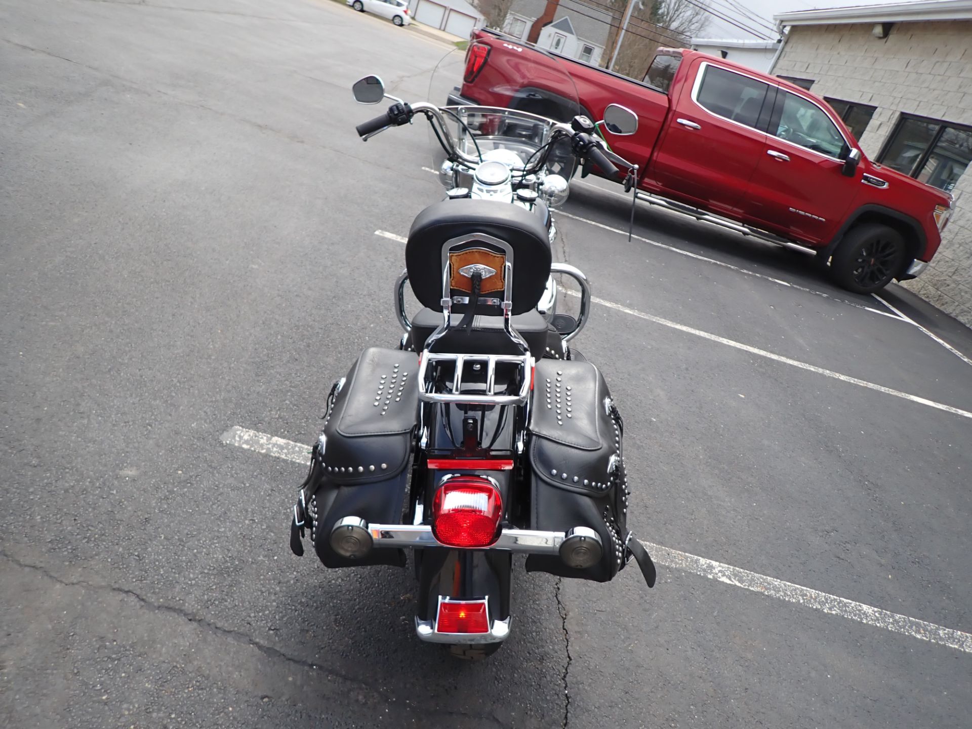 2010 Harley-Davidson Heritage Softail® Classic Peace Officer Special Edition in Massillon, Ohio - Photo 16