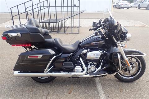 2017 Harley-Davidson Ultra Limited Low in Massillon, Ohio - Photo 1