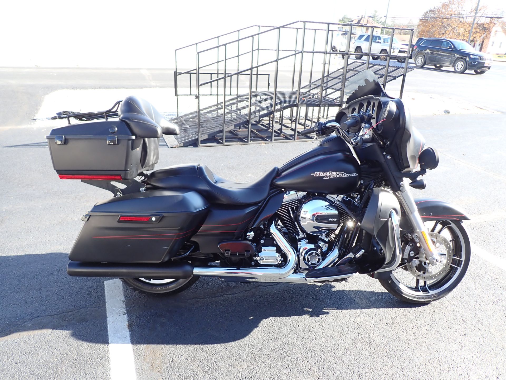 2015 Harley-Davidson Street Glide® Special in Massillon, Ohio - Photo 11