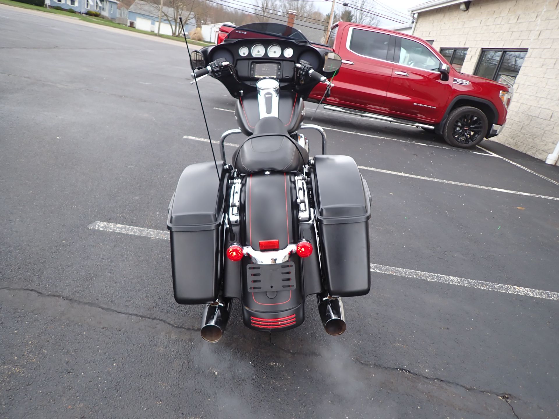 2015 Harley-Davidson Street Glide® Special in Massillon, Ohio - Photo 19