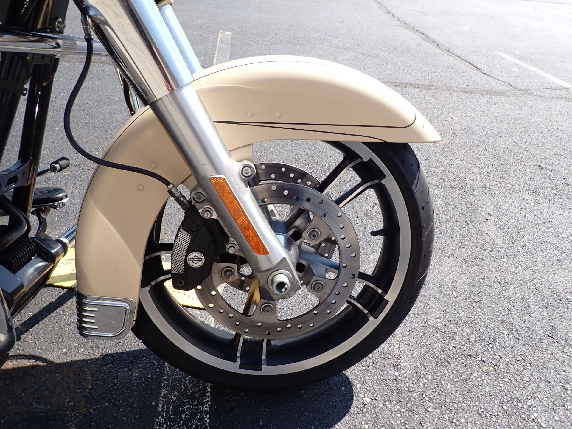 2014 Harley-Davidson Street Glide® Special in Massillon, Ohio - Photo 2