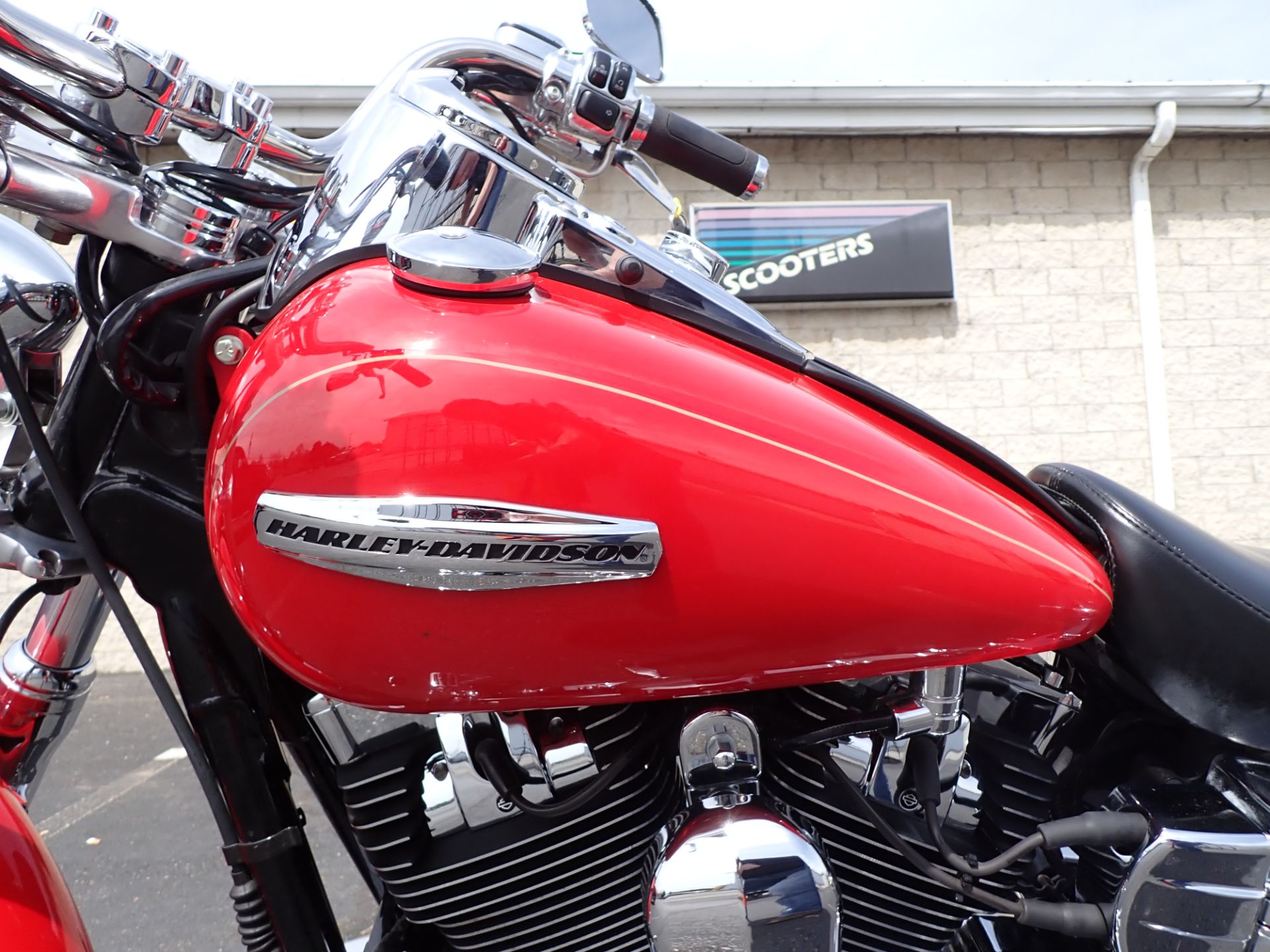 2010 Harley-Davidson Dyna® Super Glide® Custom in Massillon, Ohio - Photo 10