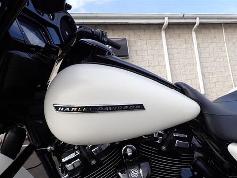 2018 Harley-Davidson Street Glide® Special in Massillon, Ohio - Photo 6