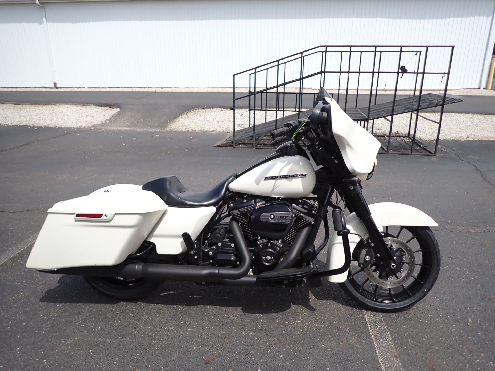 2018 Harley-Davidson Street Glide® Special in Massillon, Ohio - Photo 1