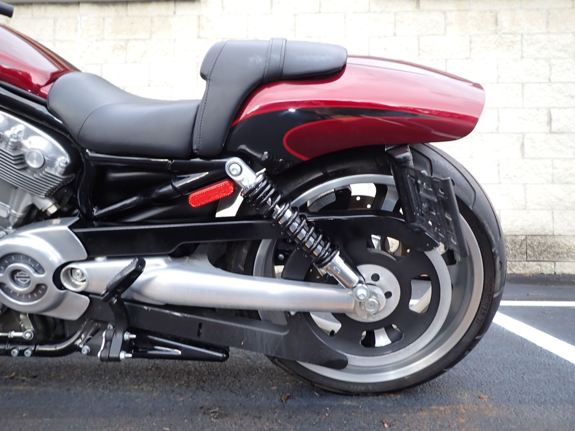 2015 Harley-Davidson V-Rod Muscle® in Massillon, Ohio - Photo 7