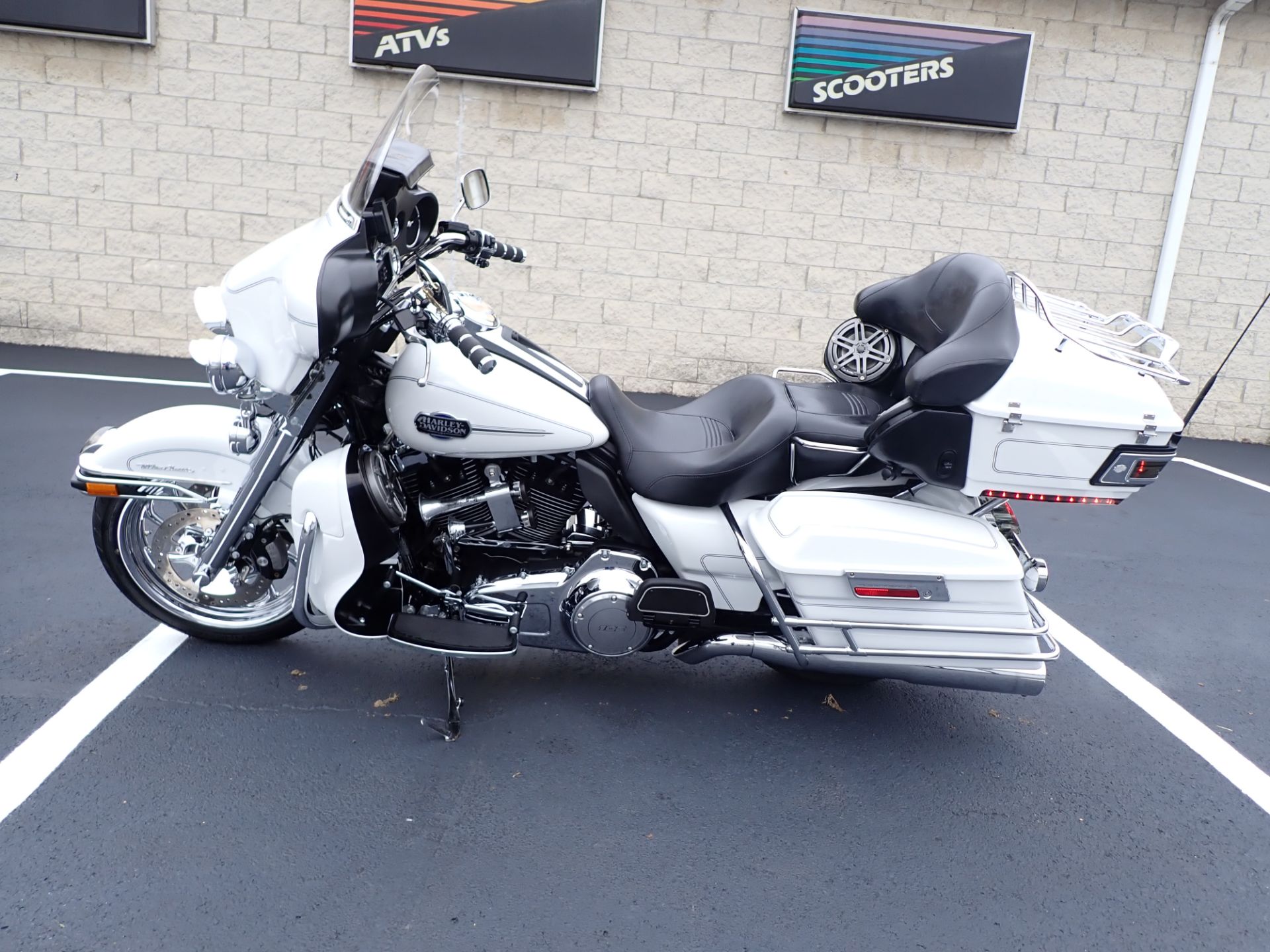 2013 Harley-Davidson Ultra Classic® Electra Glide® in Massillon, Ohio - Photo 13