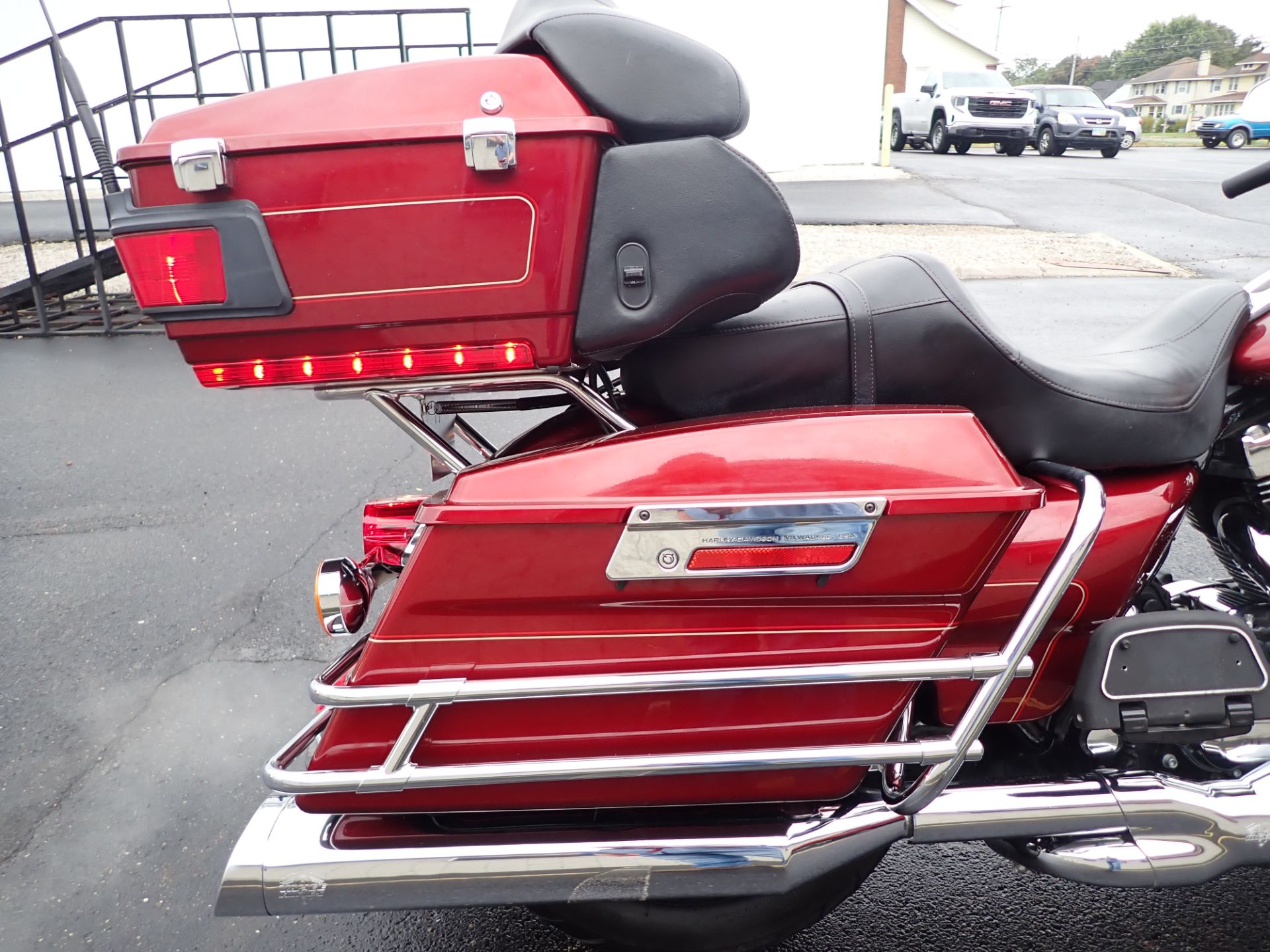 2009 Harley-Davidson Ultra Classic® Electra Glide® in Massillon, Ohio - Photo 5