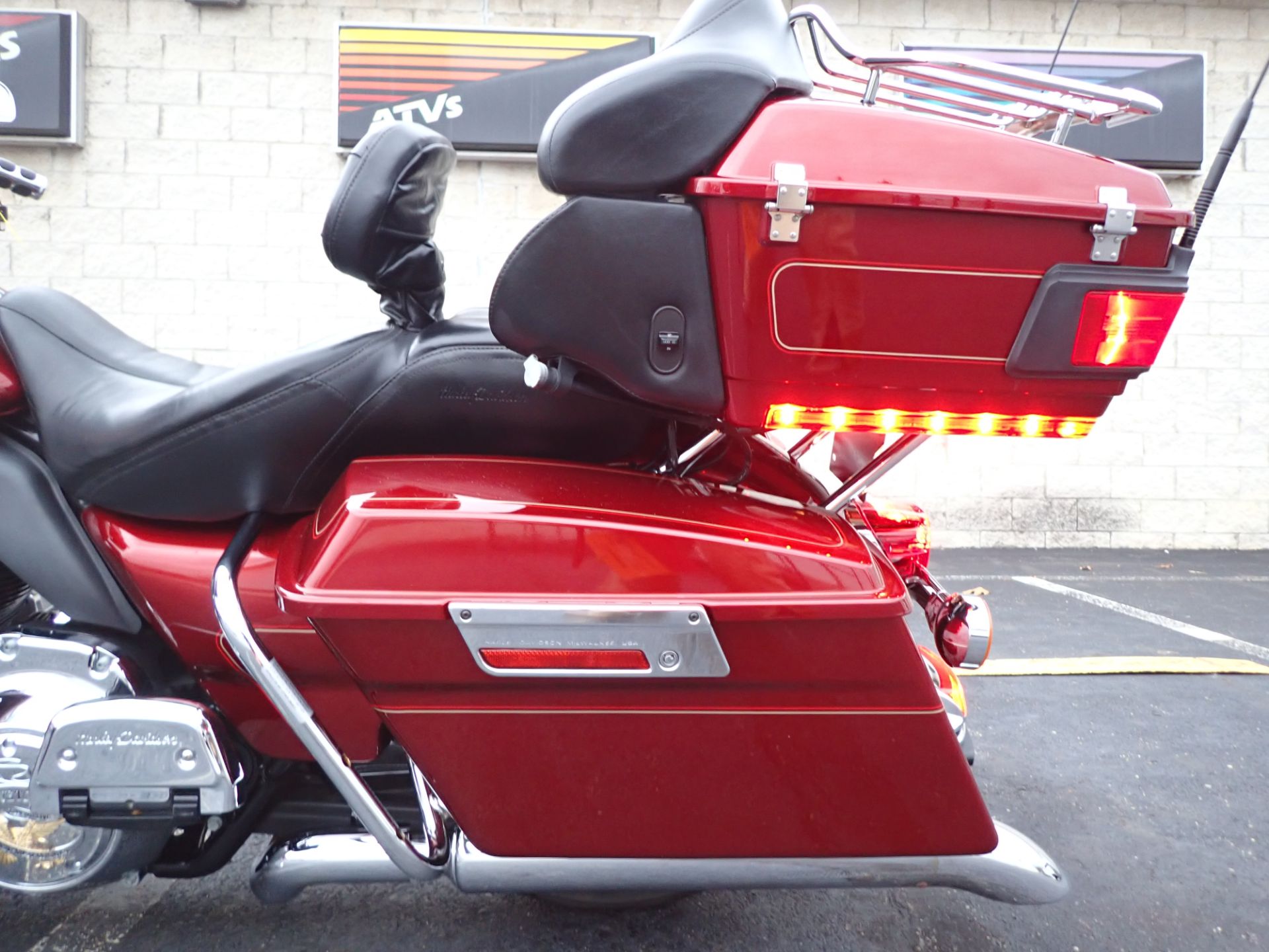 2009 Harley-Davidson Ultra Classic® Electra Glide® in Massillon, Ohio - Photo 7