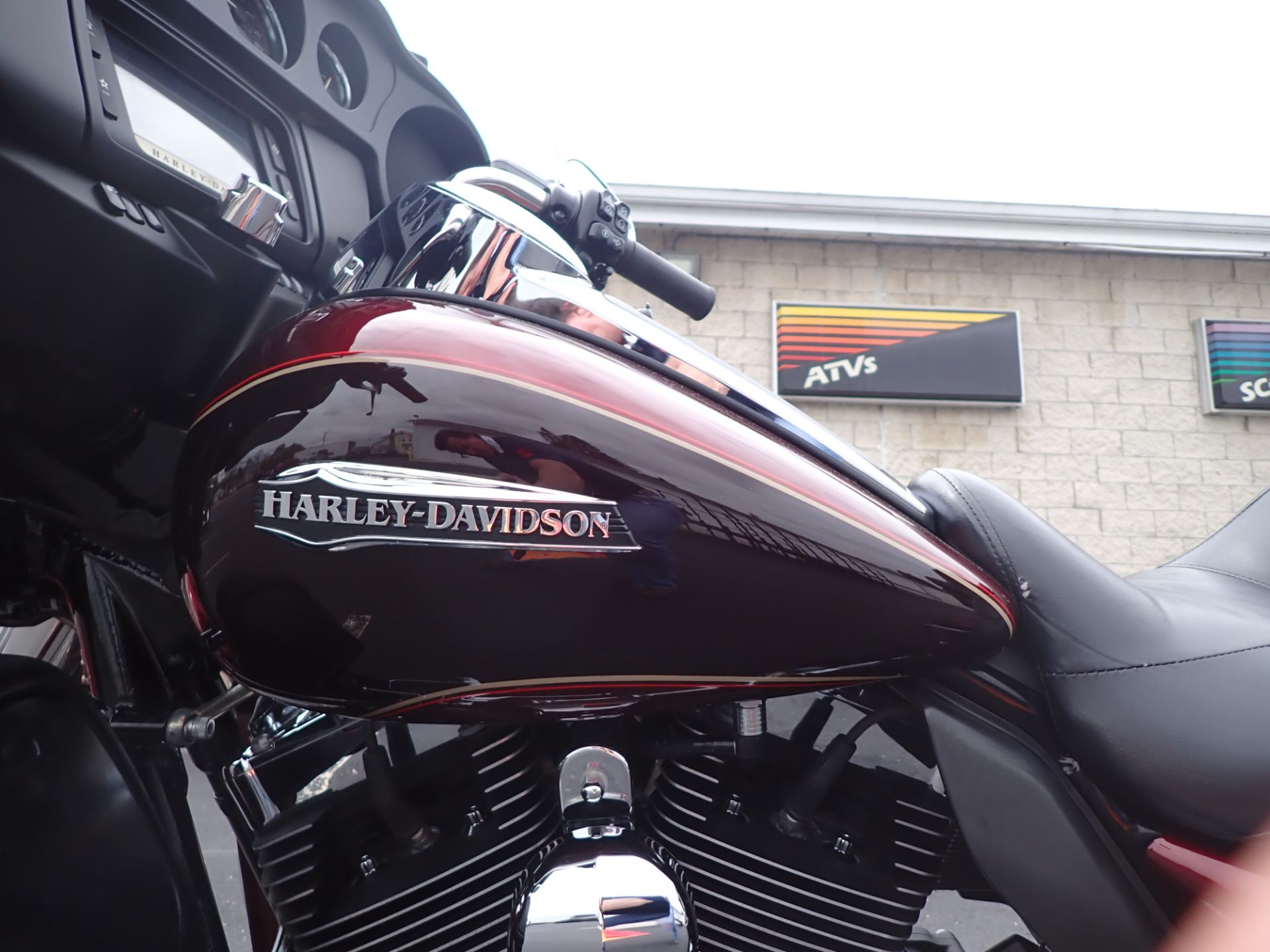 2014 Harley-Davidson Electra Glide® Ultra Classic® in Massillon, Ohio - Photo 9