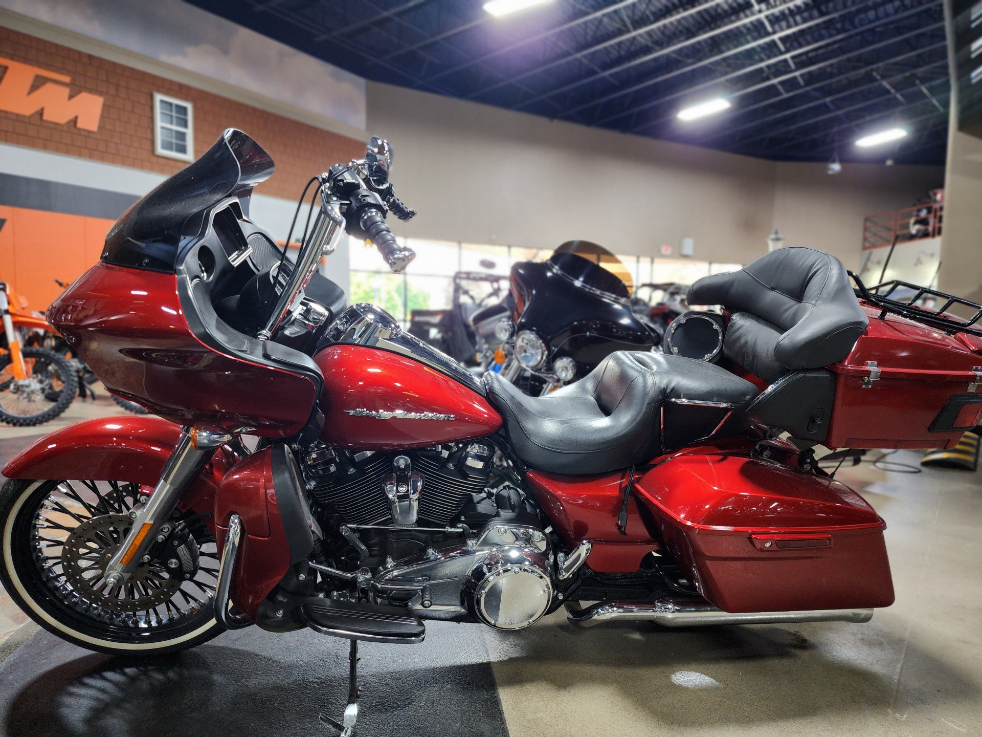 2019 Harley-Davidson Road Glide® in Dimondale, Michigan - Photo 4