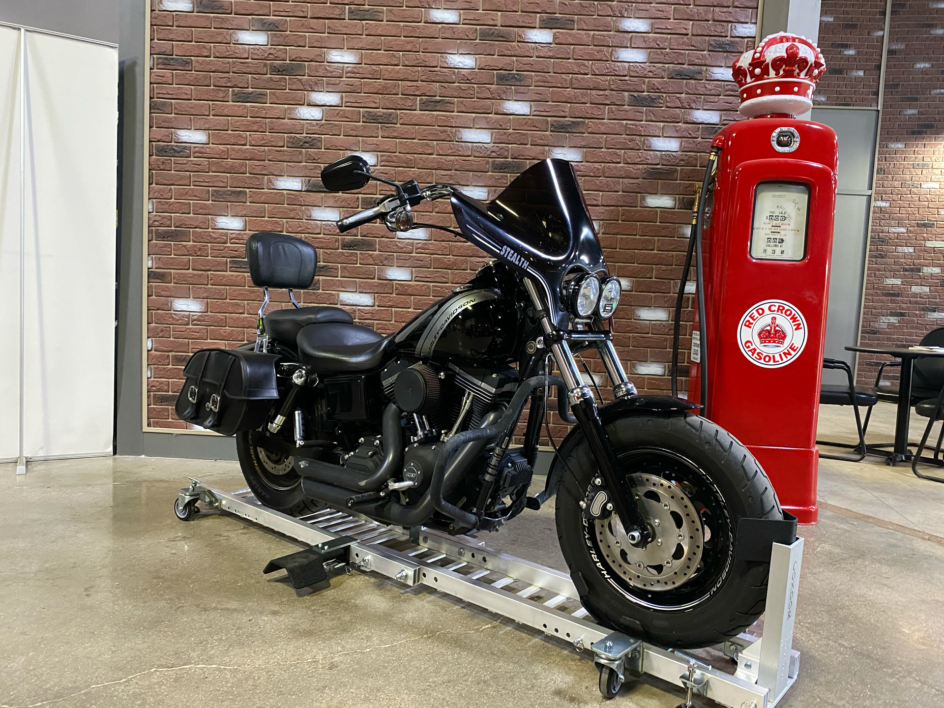 2014 Harley-Davidson Dyna® Fat Bob® in Dimondale, Michigan - Photo 2