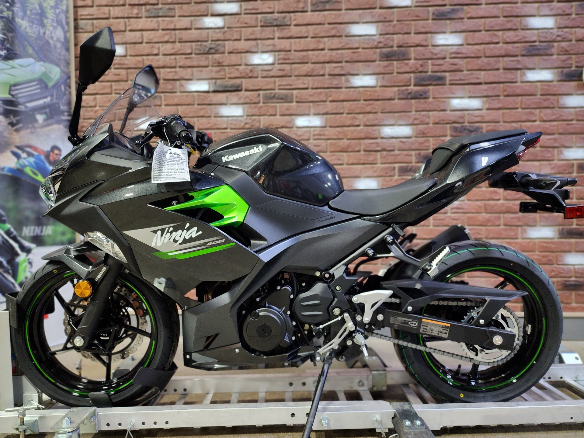 2023 Kawasaki Ninja 400 ABS in Dimondale, Michigan - Photo 5