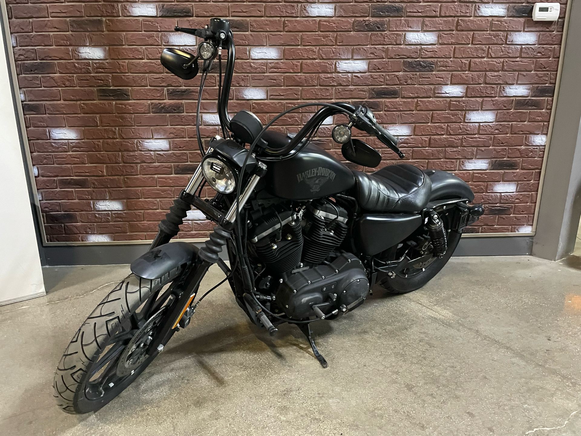 2016 Harley-Davidson Iron 883™ in Dimondale, Michigan - Photo 4