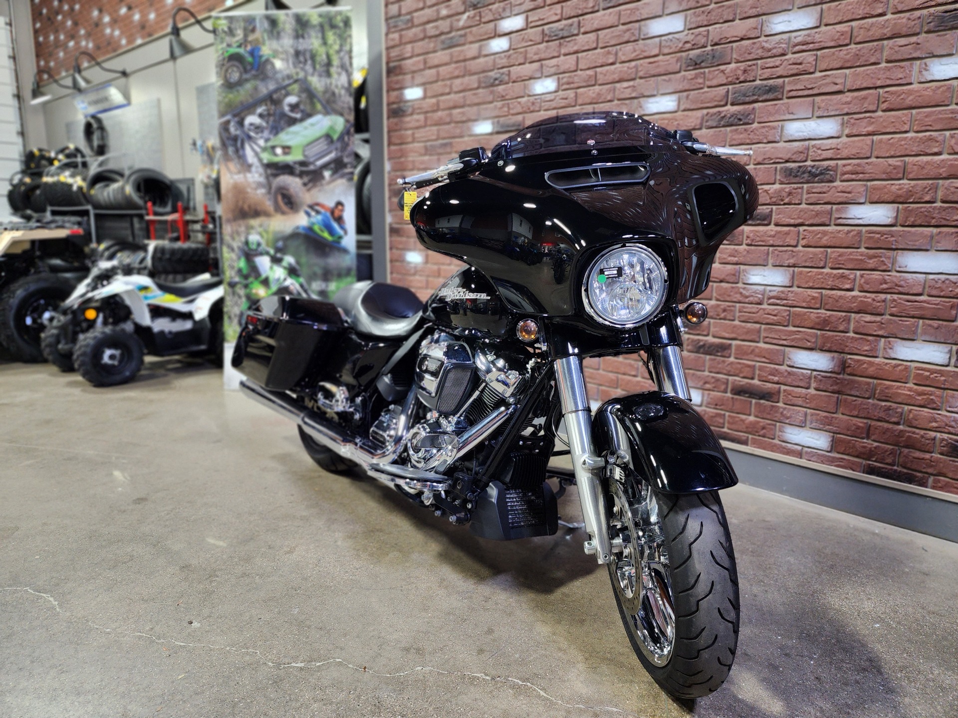 2019 Harley-Davidson Street Glide® Special in Dimondale, Michigan - Photo 2