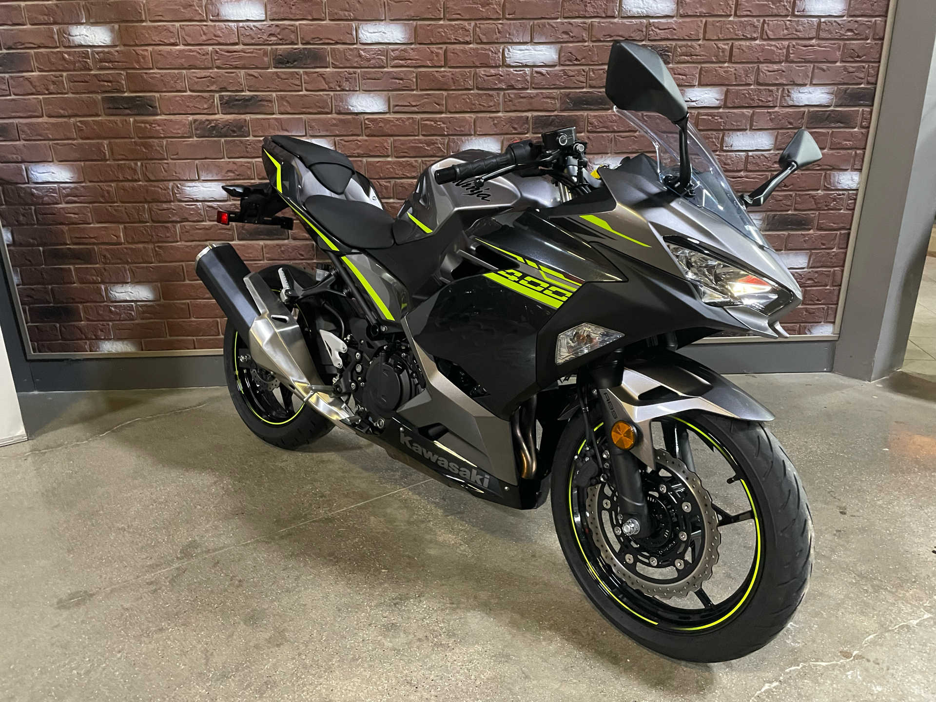 2021 Kawasaki Ninja 400 ABS in Dimondale, Michigan - Photo 2
