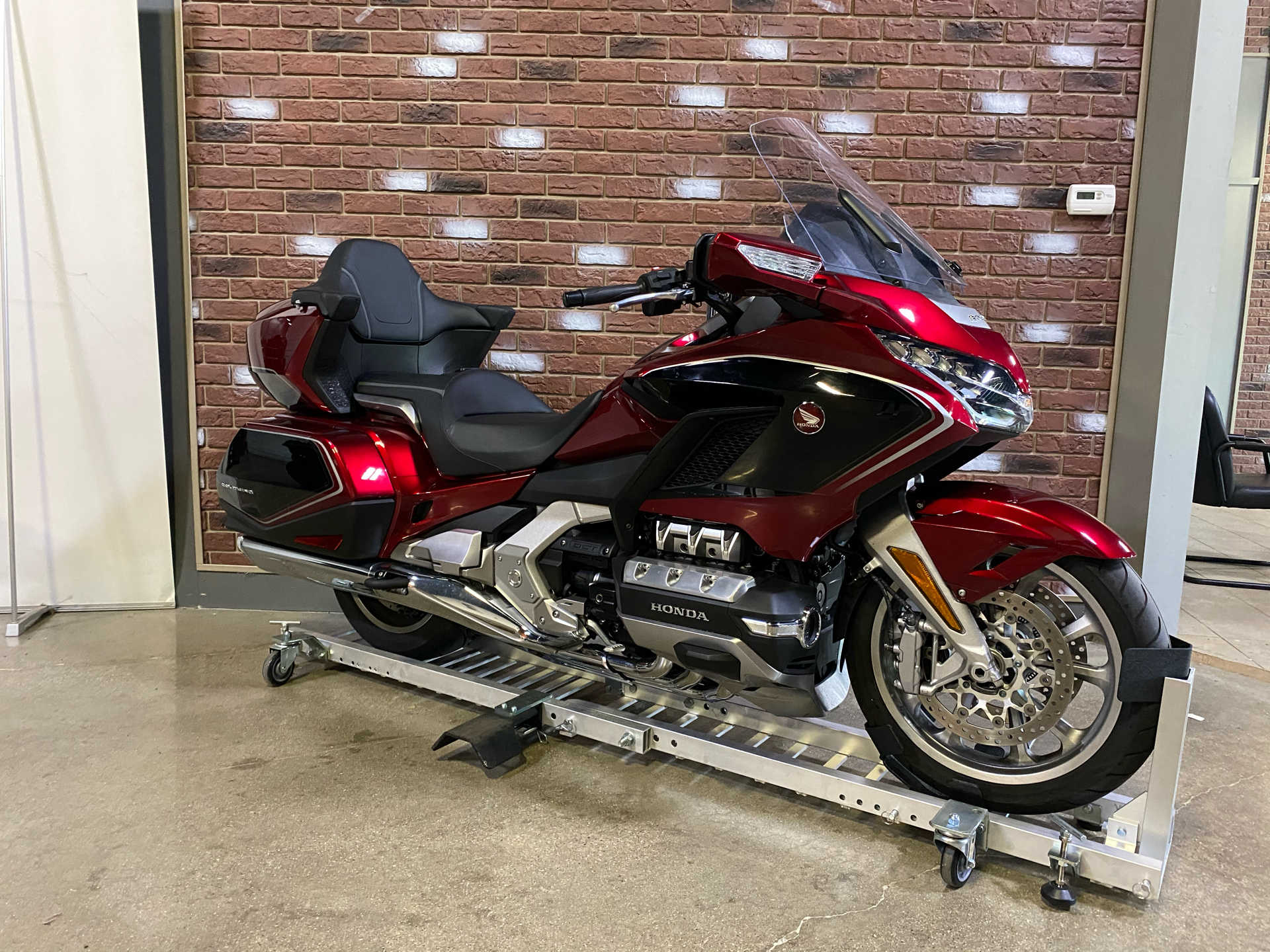 2018 Honda Gold Wing Tour Airbag Automatic DCT in Dimondale, Michigan - Photo 3