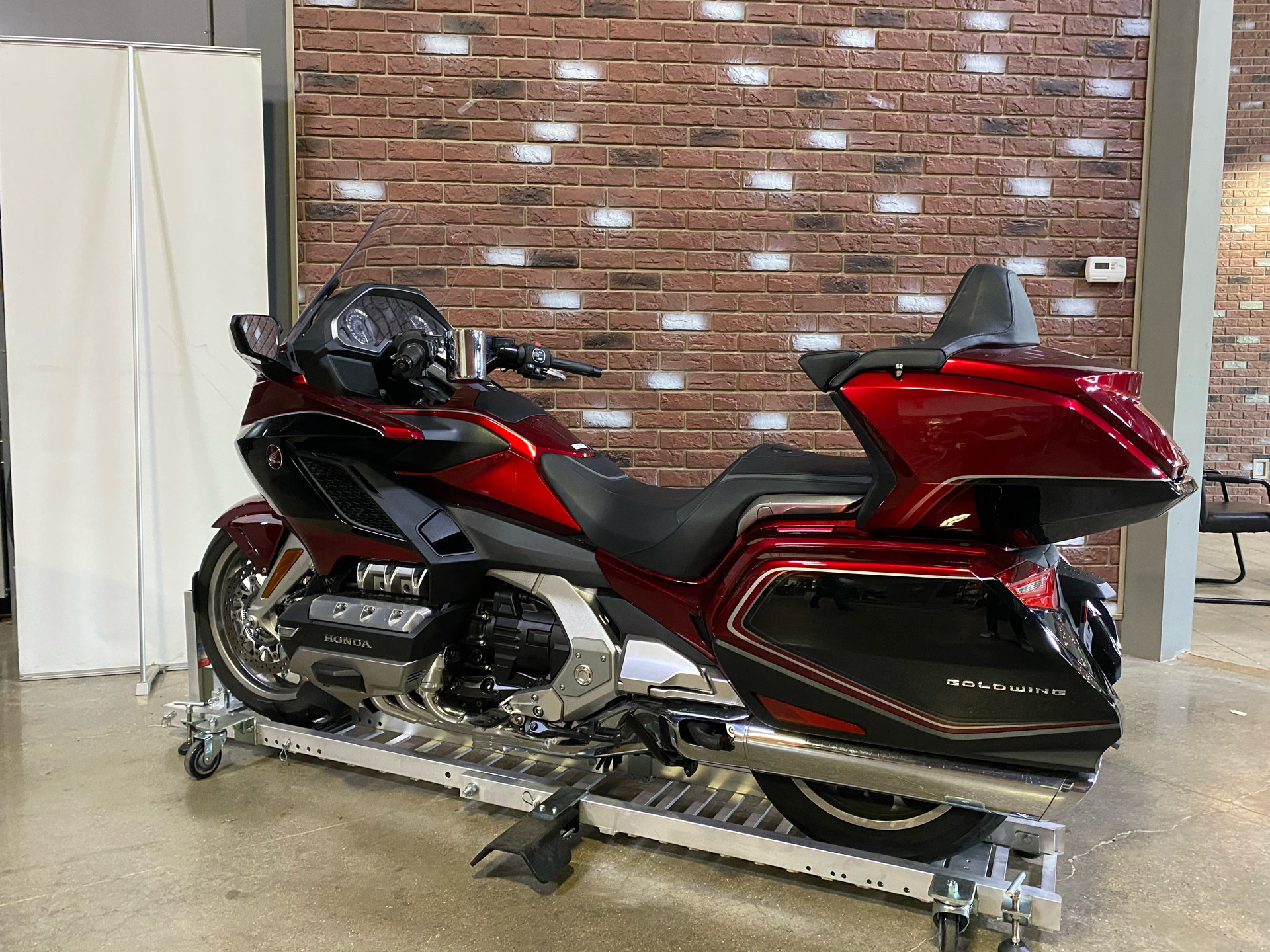 2018 Honda Gold Wing Tour Airbag Automatic DCT in Dimondale, Michigan - Photo 4