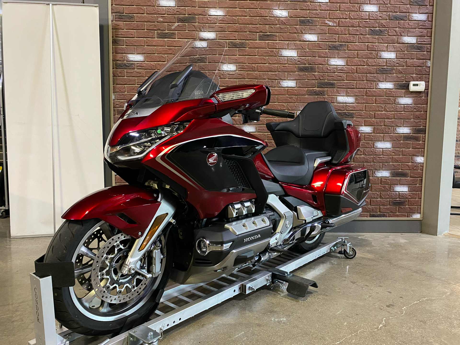 2018 Honda Gold Wing Tour Airbag Automatic DCT in Dimondale, Michigan - Photo 5