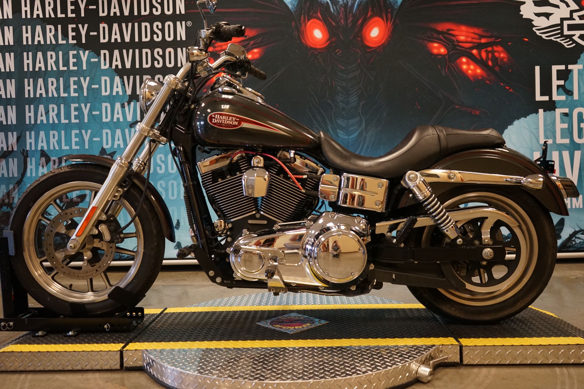 2006 Harley-Davidson Dyna™ Low Rider® in Williamstown, West Virginia - Photo 5