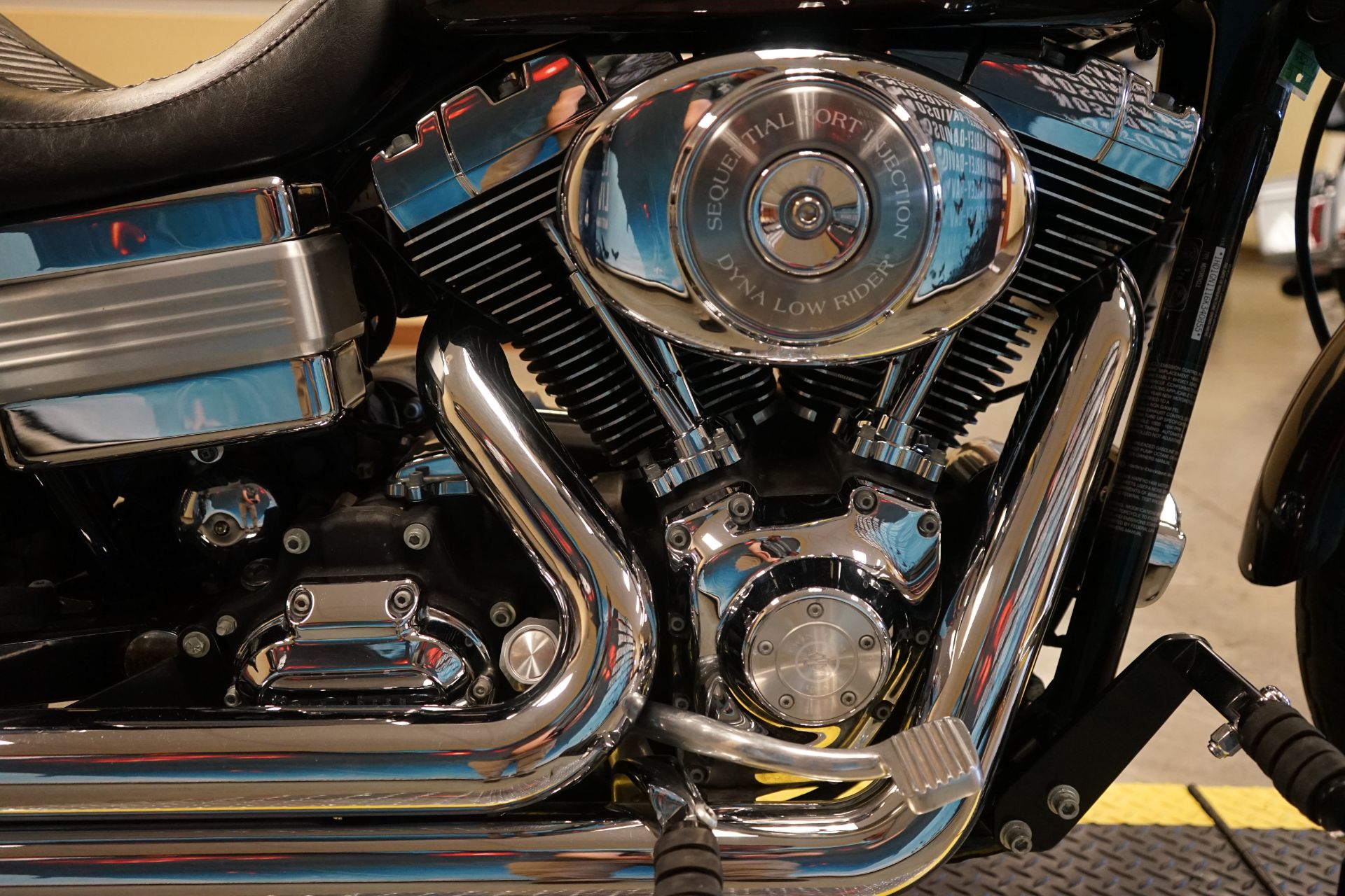 2006 Harley-Davidson Dyna™ Low Rider® in Williamstown, West Virginia - Photo 9