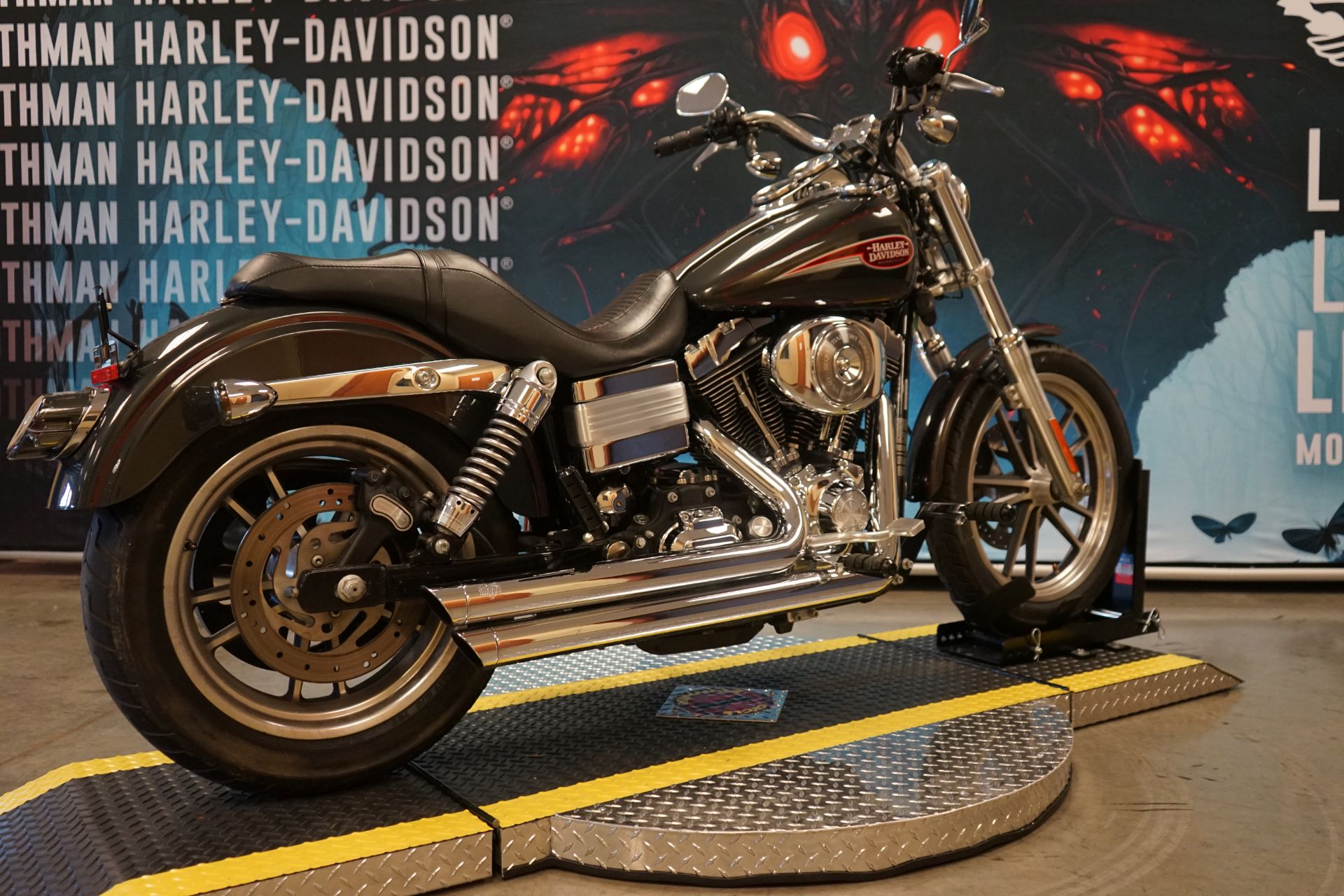 2006 Harley-Davidson Dyna™ Low Rider® in Williamstown, West Virginia - Photo 2