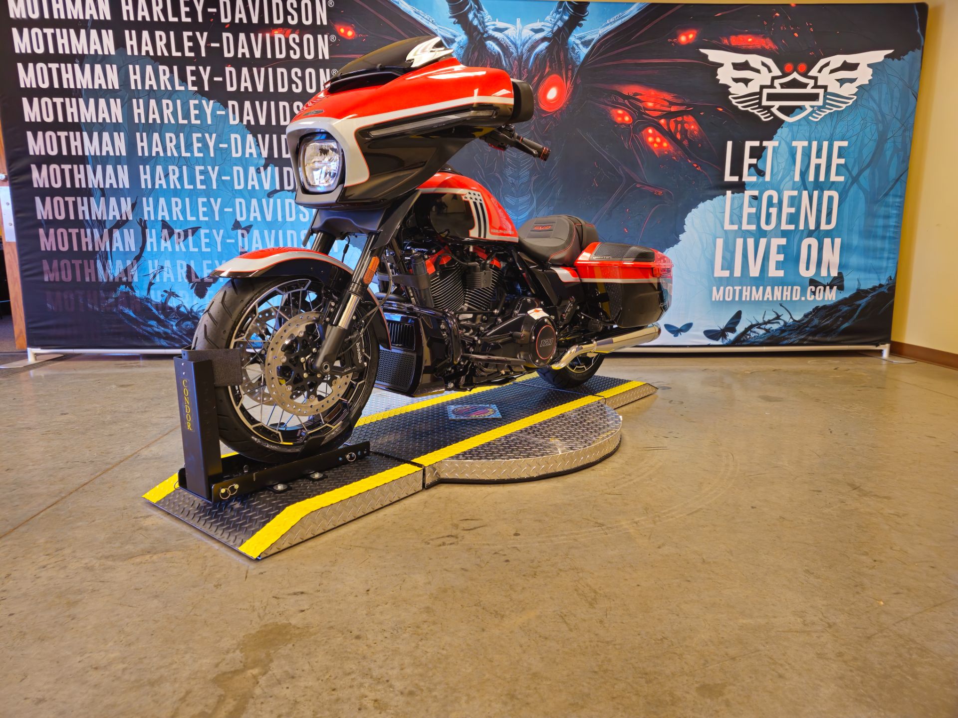 2024 Harley-Davidson CVO™ Street Glide® in Williamstown, West Virginia - Photo 5