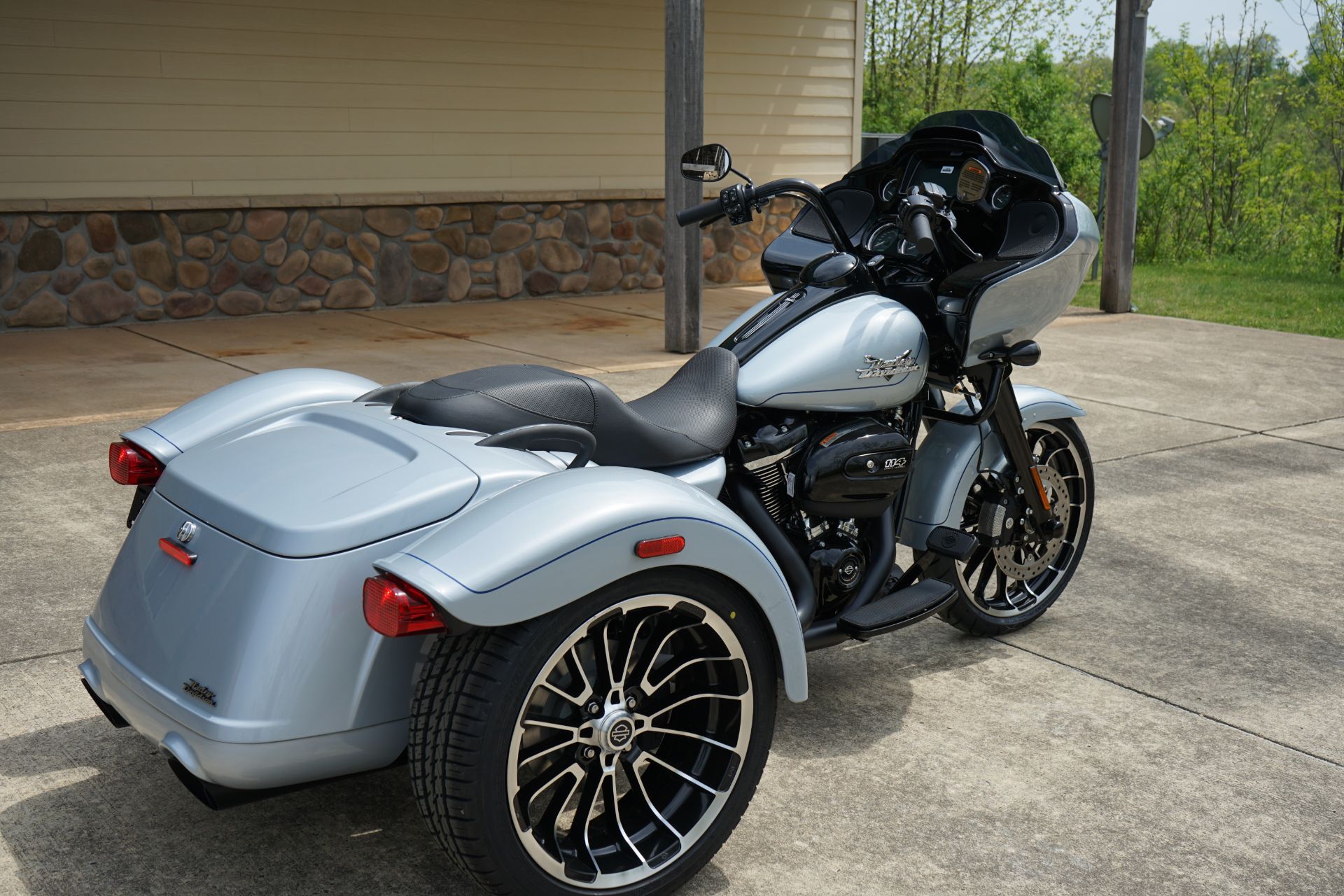 2024 Harley-Davidson Road Glide® 3 in Williamstown, West Virginia - Photo 9
