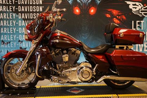 2012 Harley-Davidson CVO™ Street Glide® in Williamstown, West Virginia - Photo 5