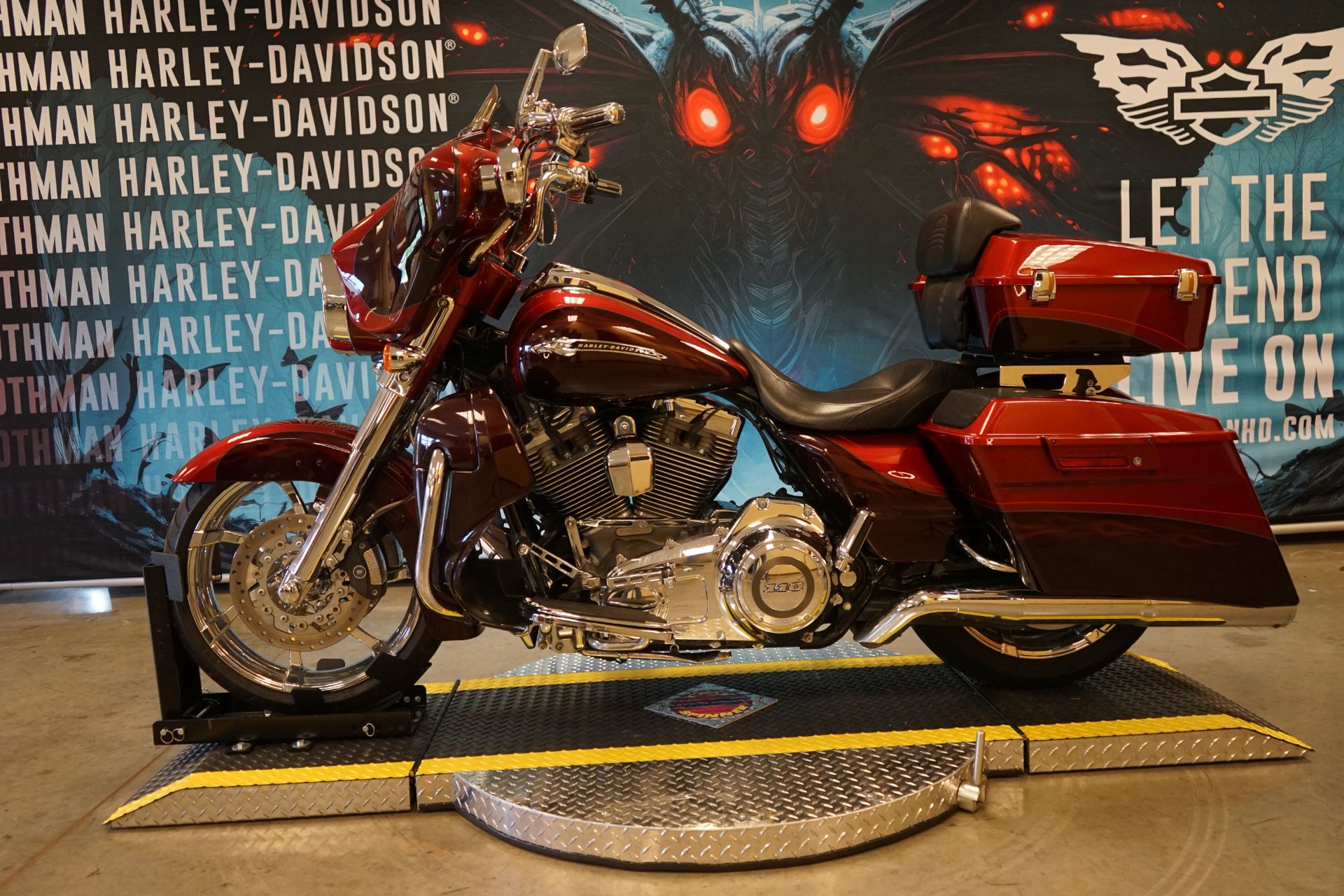 2012 Harley-Davidson CVO™ Street Glide® in Williamstown, West Virginia - Photo 6