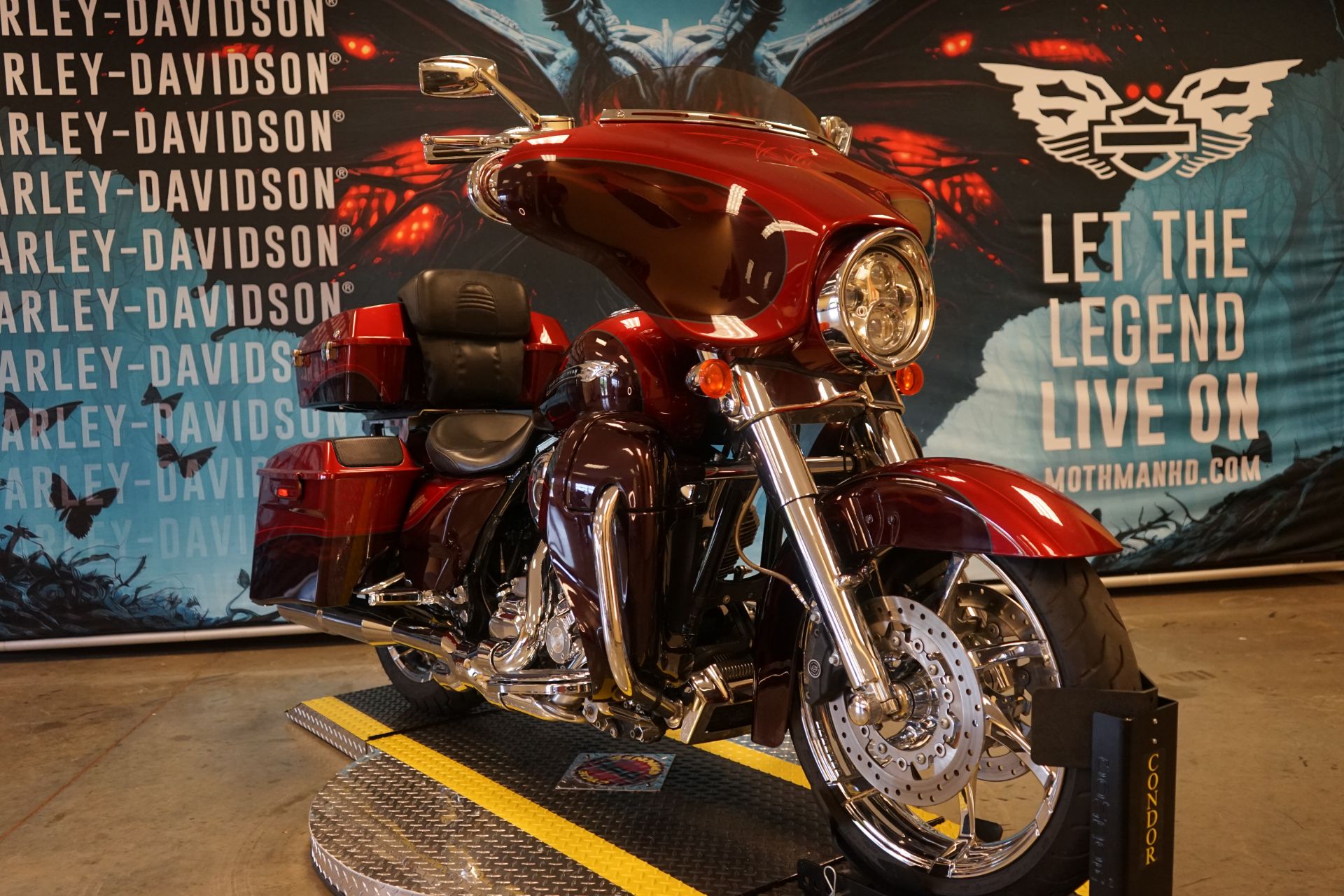2012 Harley-Davidson CVO™ Street Glide® in Williamstown, West Virginia - Photo 2