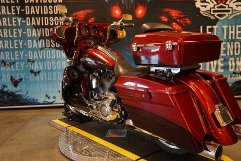 2012 Harley-Davidson CVO™ Street Glide® in Williamstown, West Virginia - Photo 7