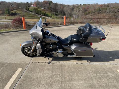 2016 Harley-Davidson Electra Glide® Ultra Classic® Low in Williamstown, West Virginia - Photo 5