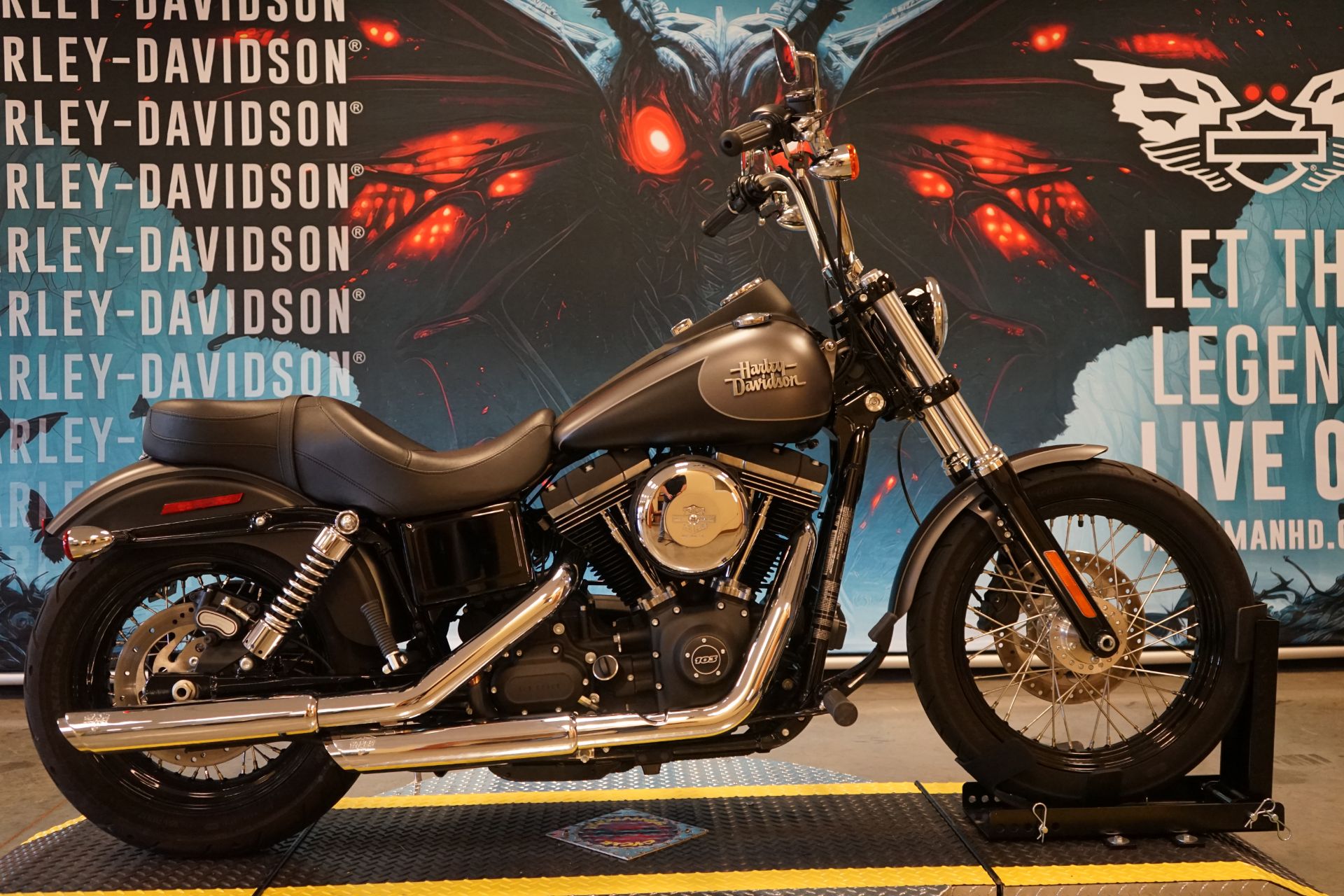 2017 Harley-Davidson Street Bob® in Williamstown, West Virginia - Photo 1