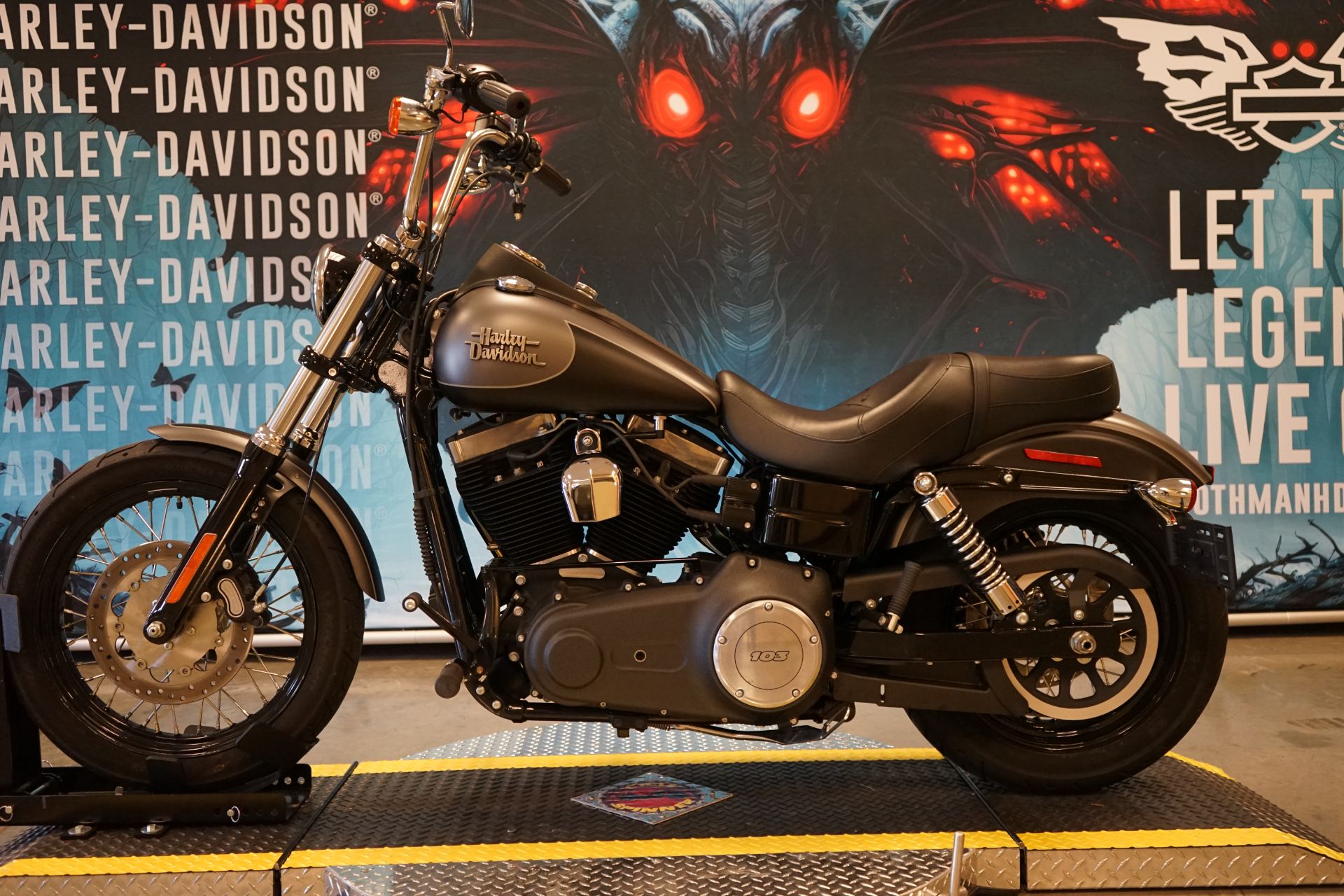 2017 Harley-Davidson Street Bob® in Williamstown, West Virginia - Photo 6