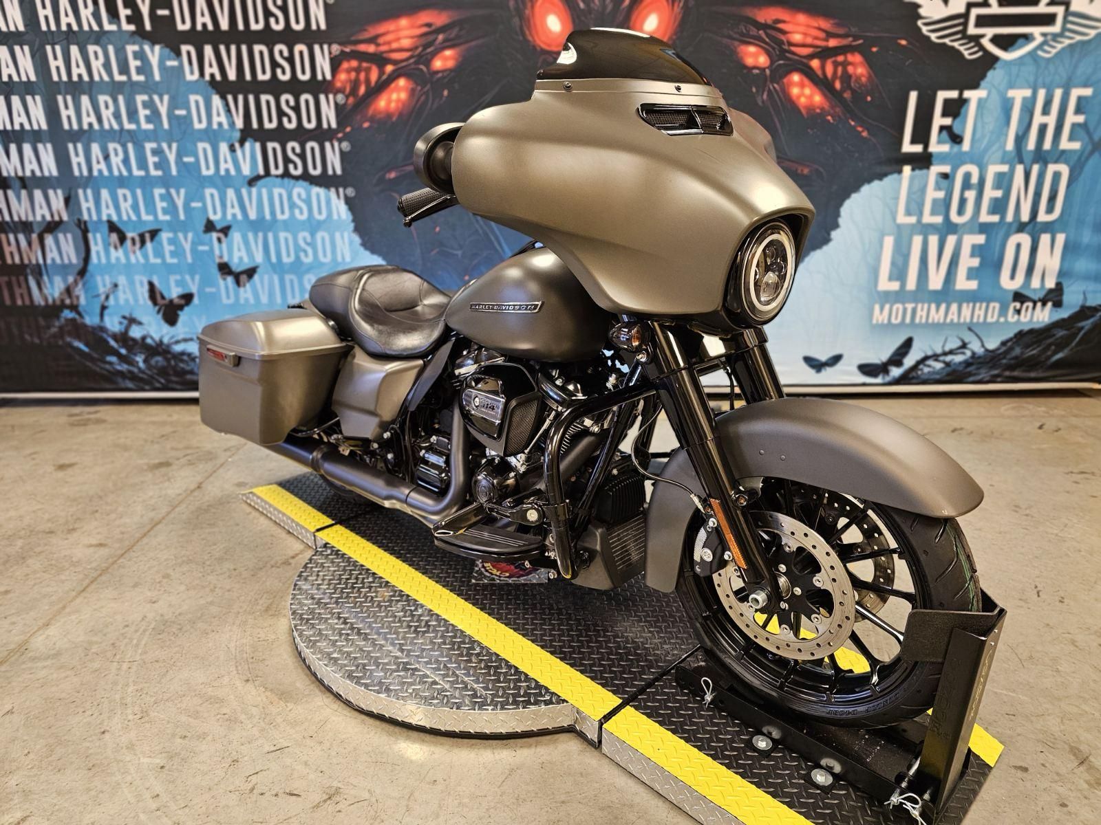 2019 Harley-Davidson Street Glide® Special in Williamstown, West Virginia - Photo 2