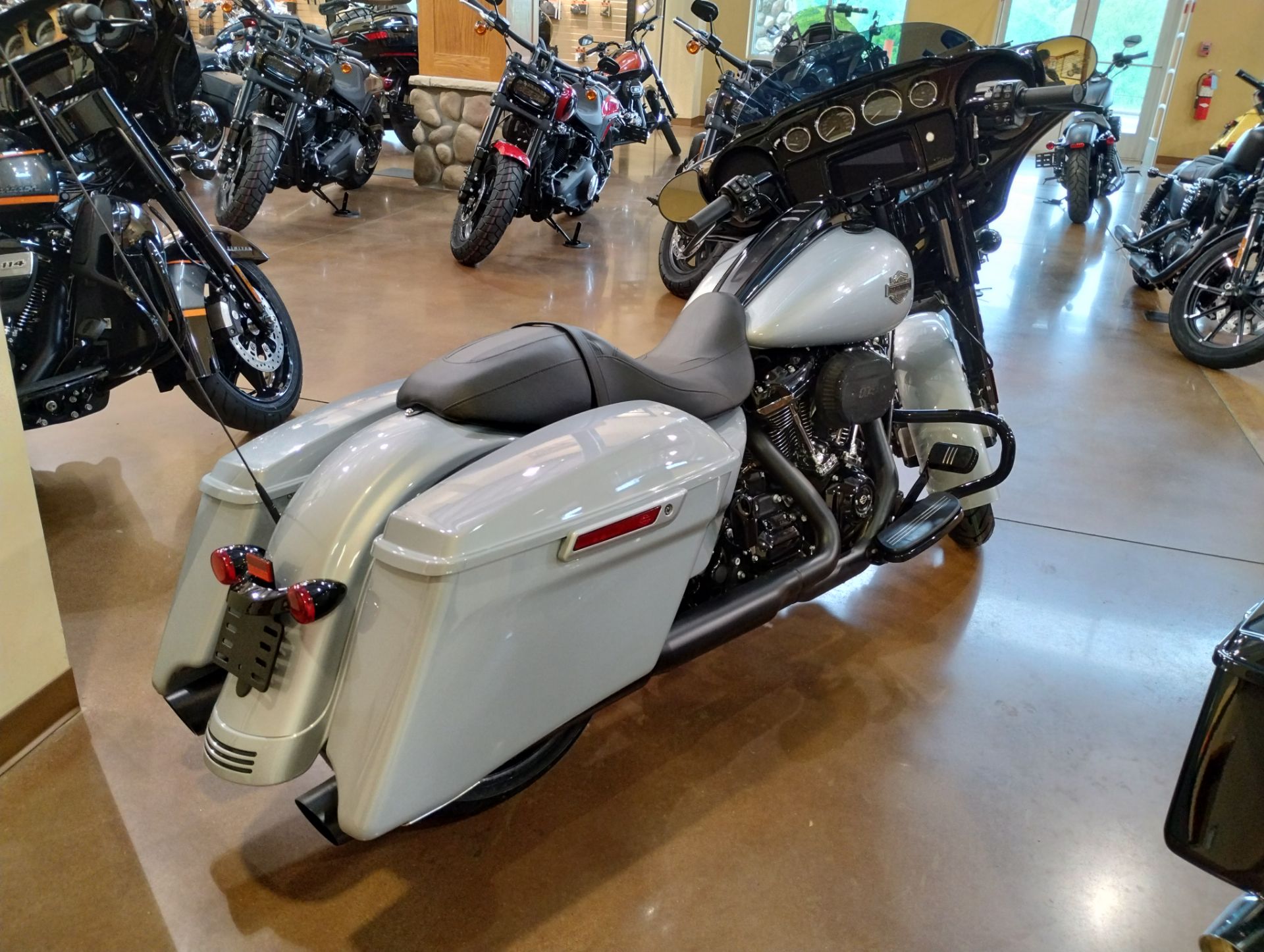 2023 Harley-Davidson Street Glide® Special in Williamstown, West Virginia - Photo 8